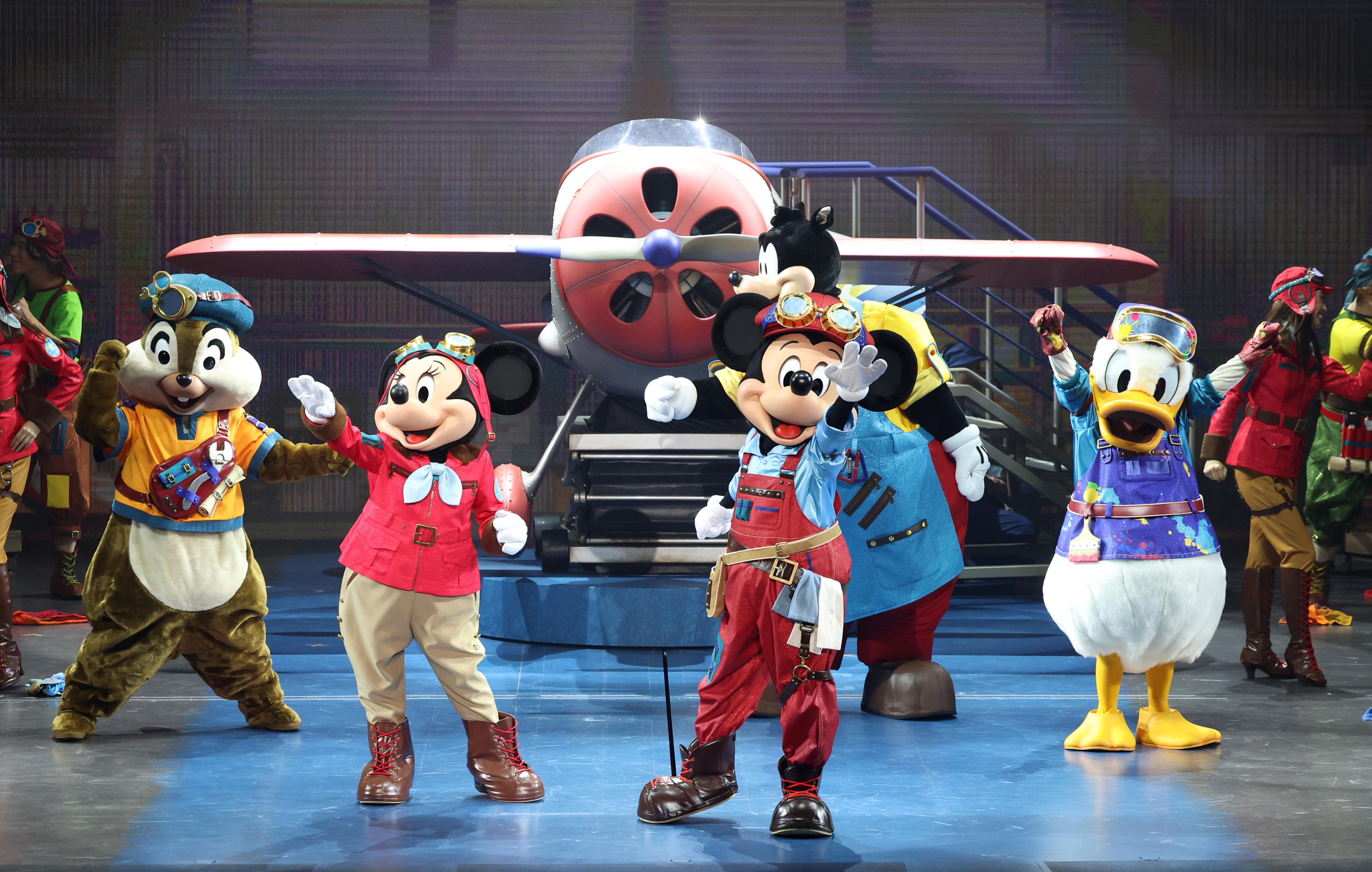 東京ディズニーシーで飛行機工場が舞台のショー「ドリームス・テイク