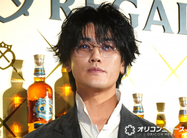 元KAT-TUN上田竜也、赤西仁との“誕生日”祝う2ショット公開「彼から電話