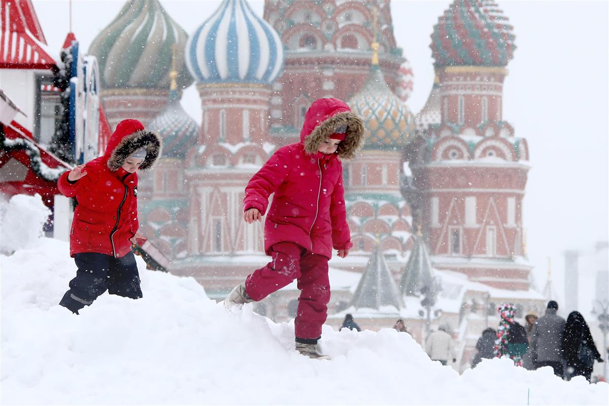 モスクワに 本当の冬 氷点下２４度に記録的大雪 市民は歓迎 産経ニュース
