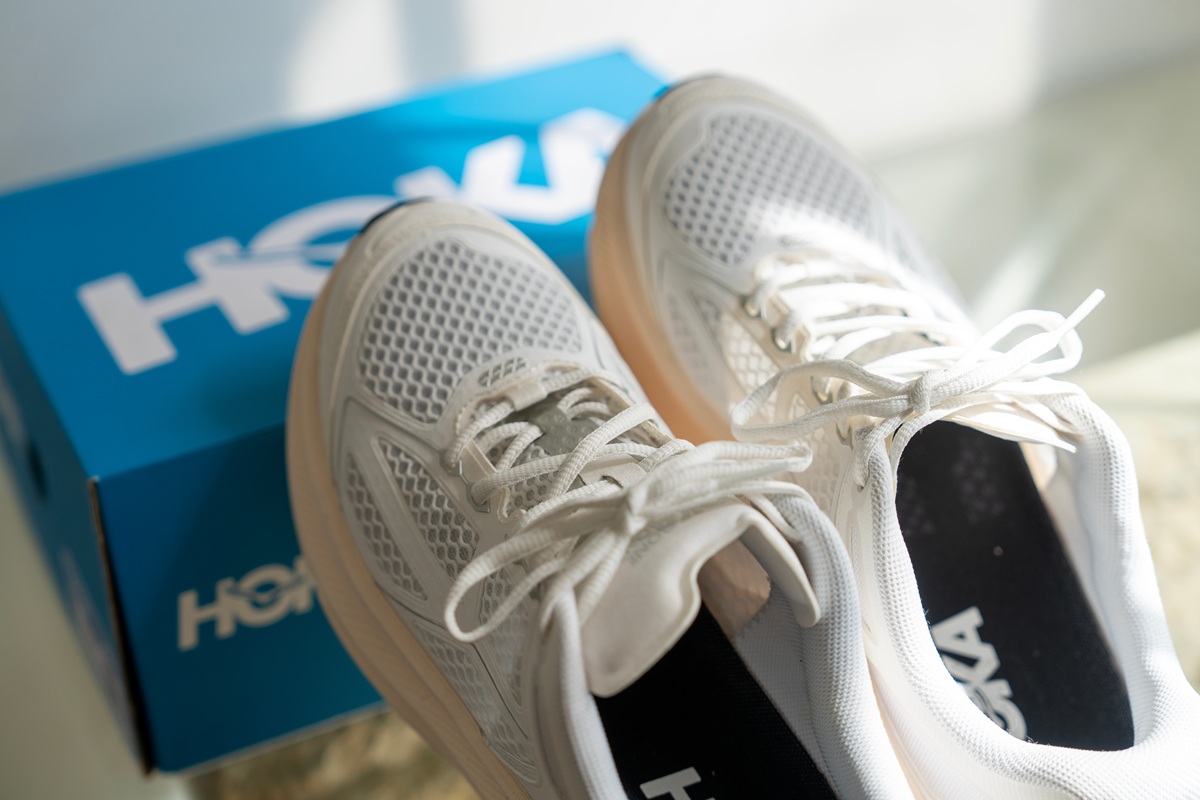 22日更新》SNSでバズってる「HOKA（ホカ）」のシューズ 人気の理由は