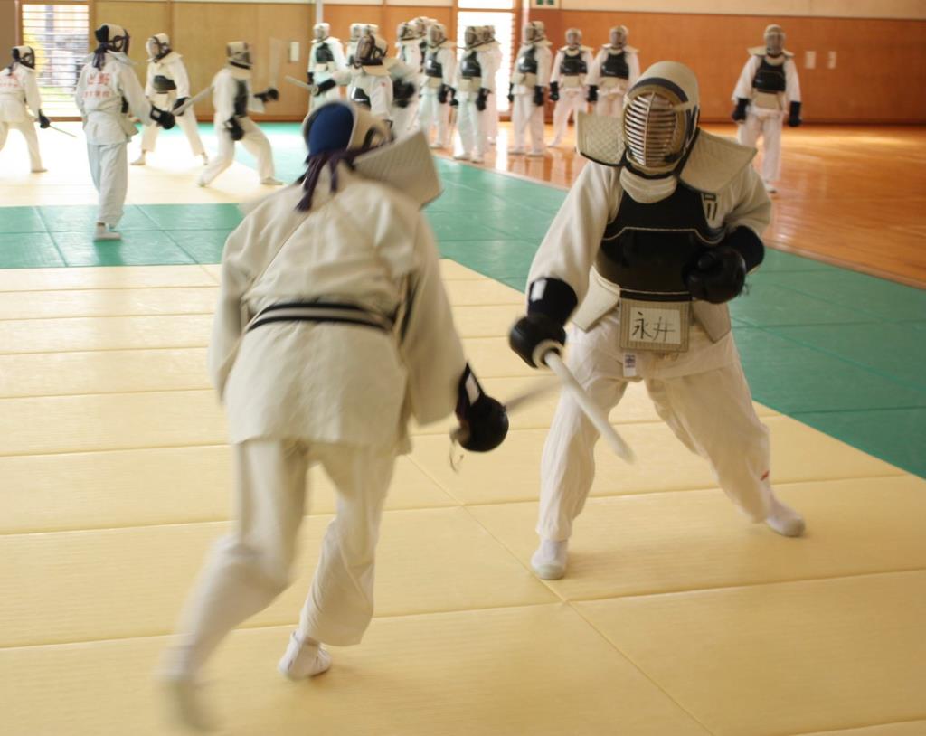 本紙記者が茨城県警察学校に体験入校 1 3ページ イザ