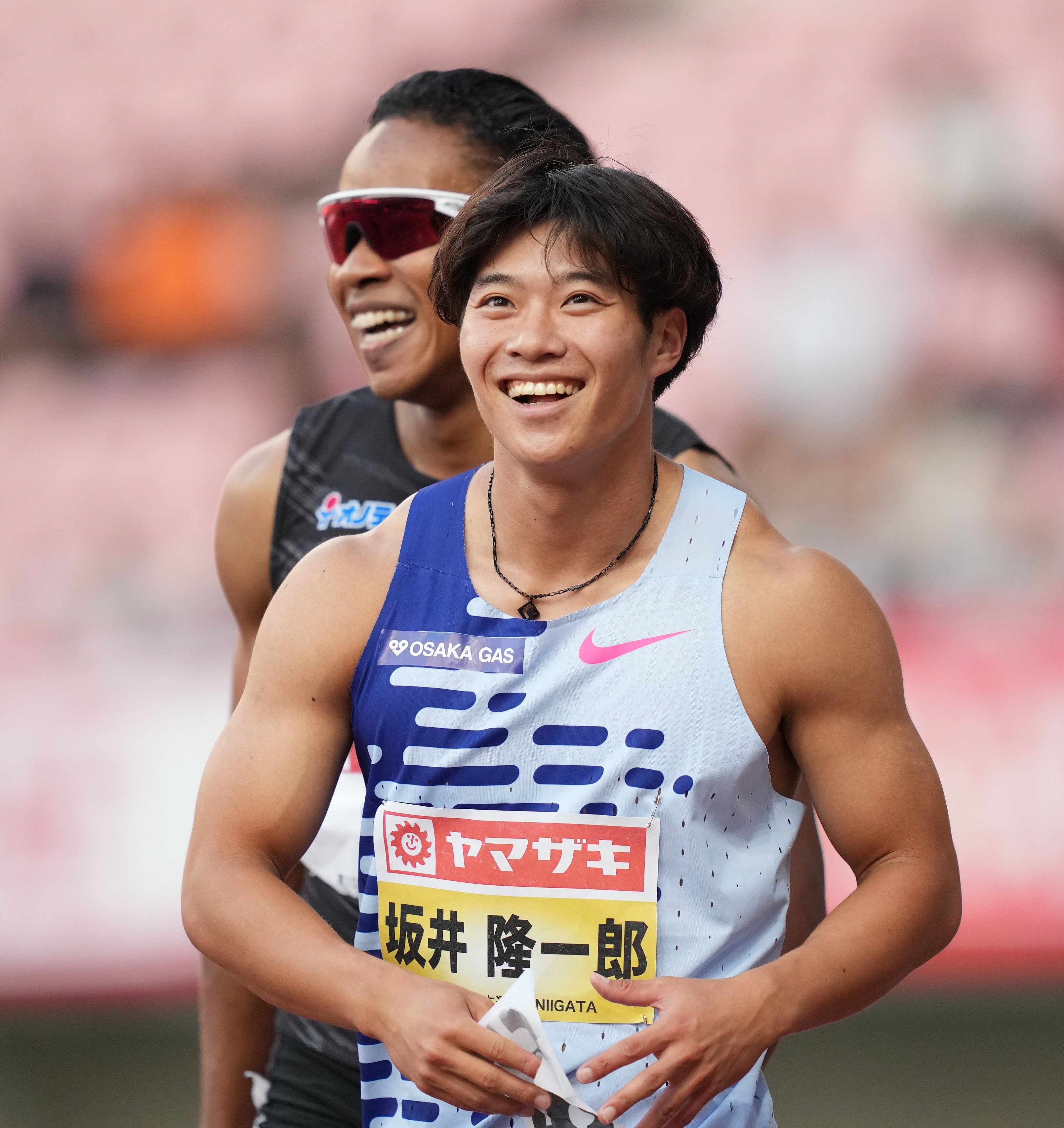 激レア 坂井隆一郎選手 サイン付き写真ボード 110点の坂井隆一郎の写真と高解像度写真 - Getty Images