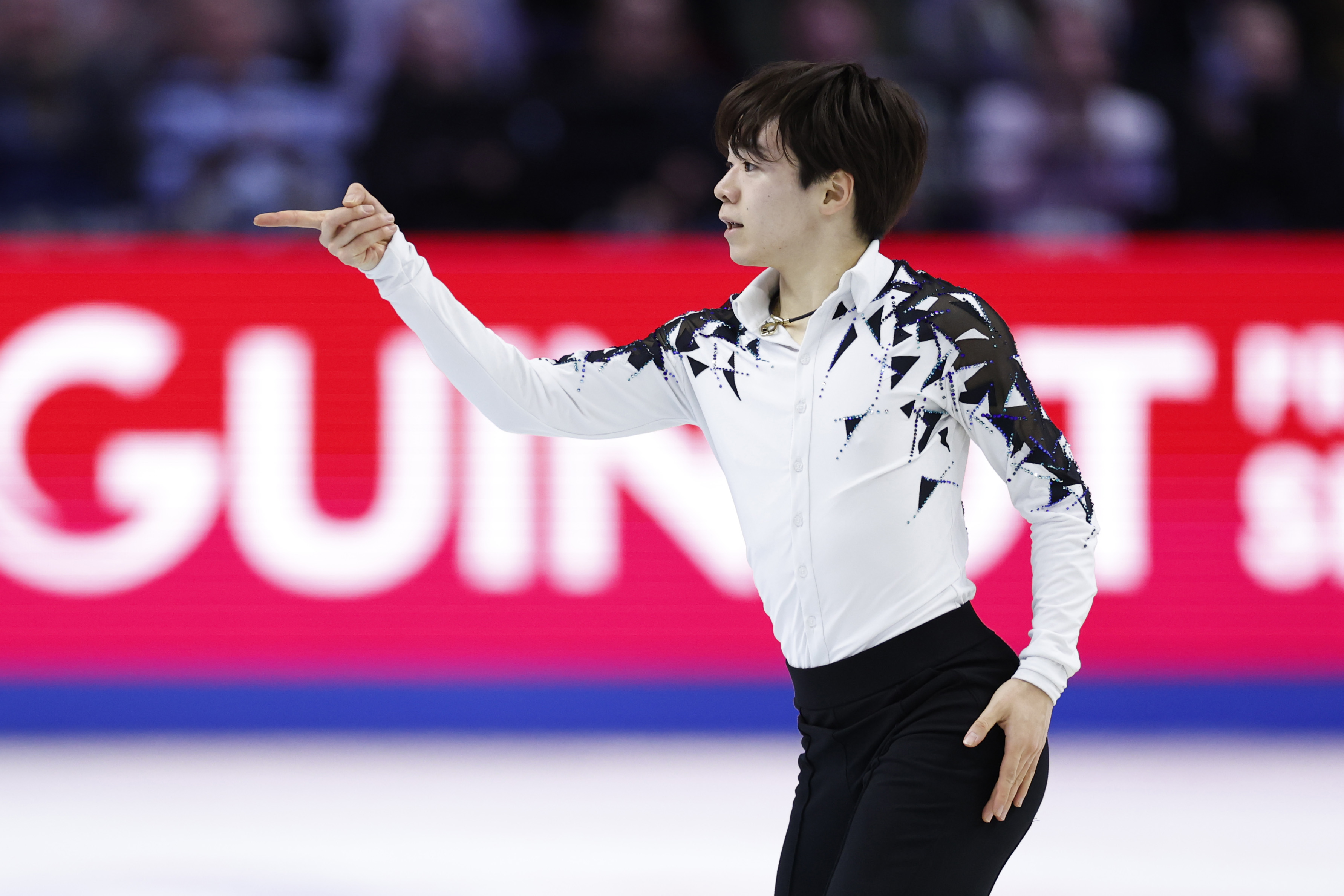 佐藤駿が男子SP4位、鍵山優真6位 三浦佳生は25位でフリーに進めず 世界