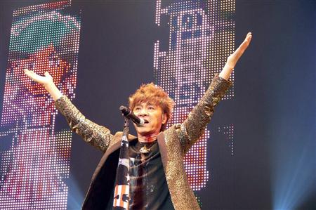 ヒデキ還暦！西城秀樹19曲熱唱、会場で妻・美紀さんも安堵の涙