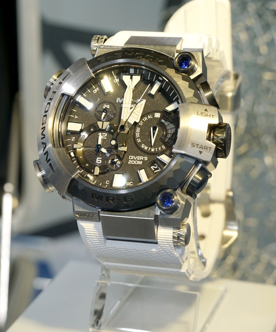 カシオ「MR－G」30周年モデルは121万円 G－SHOCK上位機種、限定800本