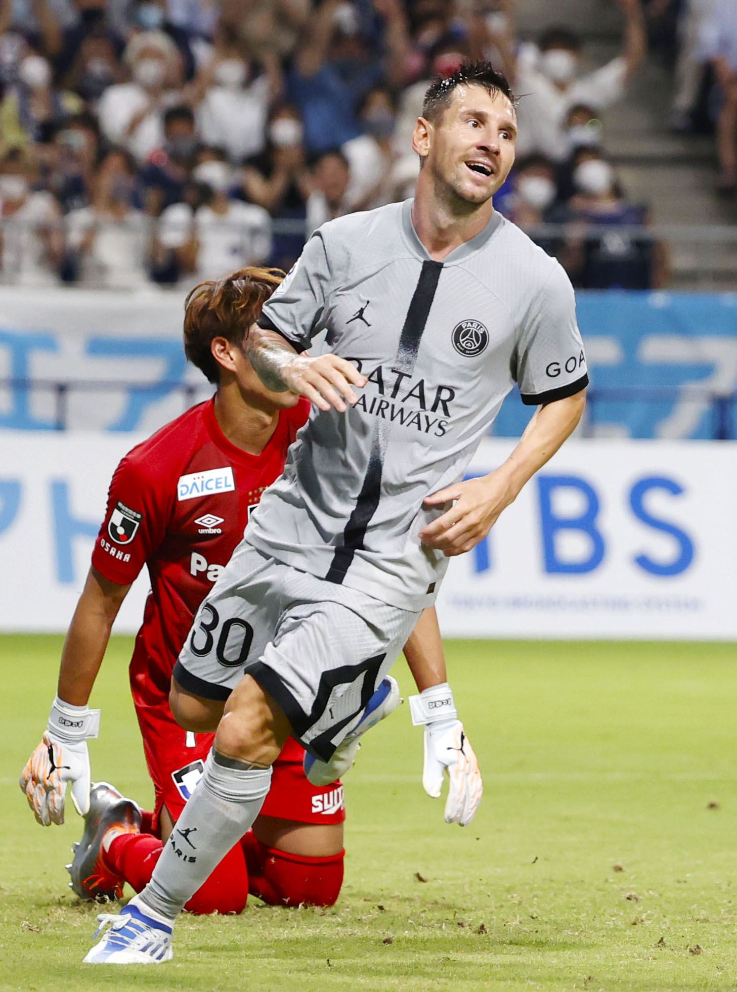 メッシ インタビュー３００万円にｔｖ局尻込み ｐｓｇジャパンツアー３戦全勝の主役 副業で荒稼ぎ ヒゲを剃って３億円も 1 3ページ イザ