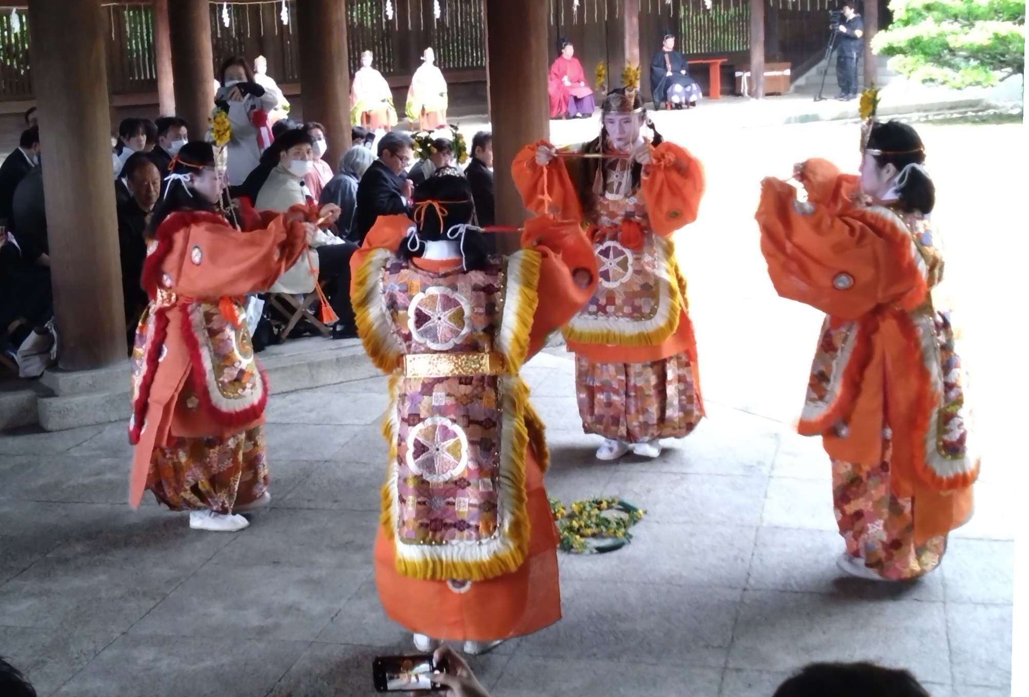 豪雨予報が出る激しい雨の中、漏刻祭 時計業界の繁栄願う - 産経ニュース
