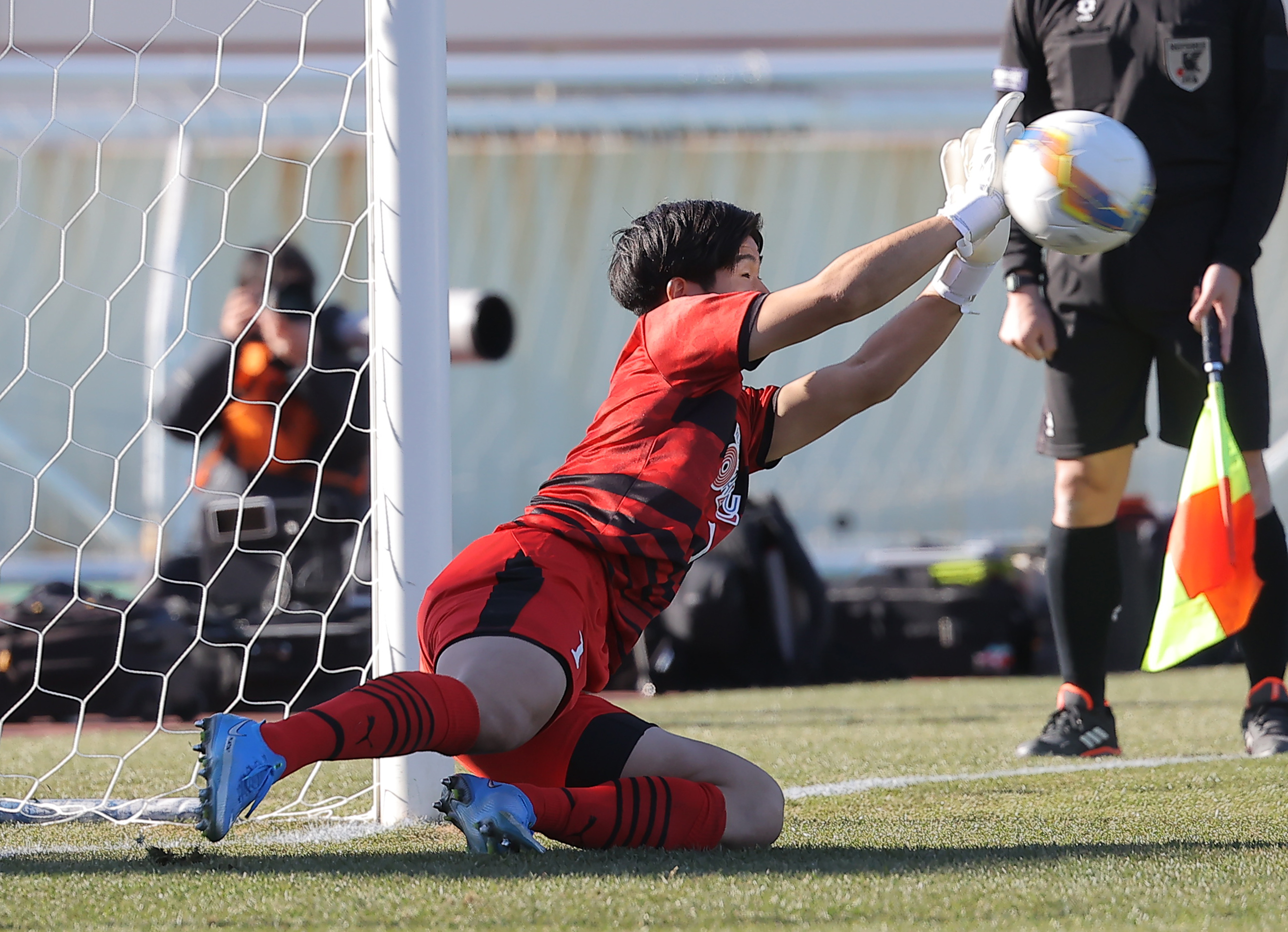 大津がPK戦を制しベスト4進出 ヒーローのGK西は「ここまで来たら