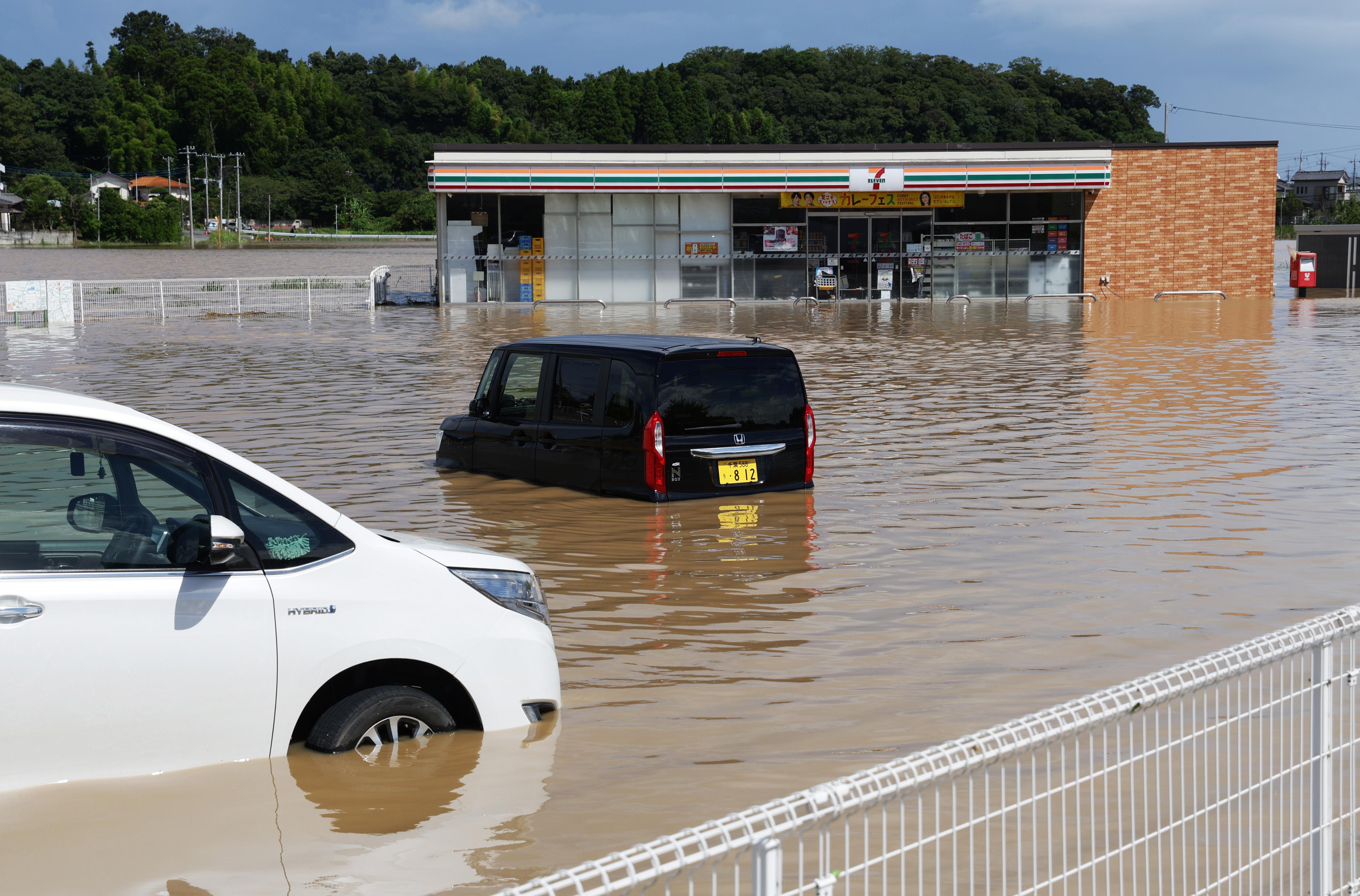 千葉県豪雨被災者支援　自宅運搬送料無料　グランドマジェスティ250cc 実働車 千葉市、豪雨で立ち往生した車両の撤去が完了 一時2500台、県内では