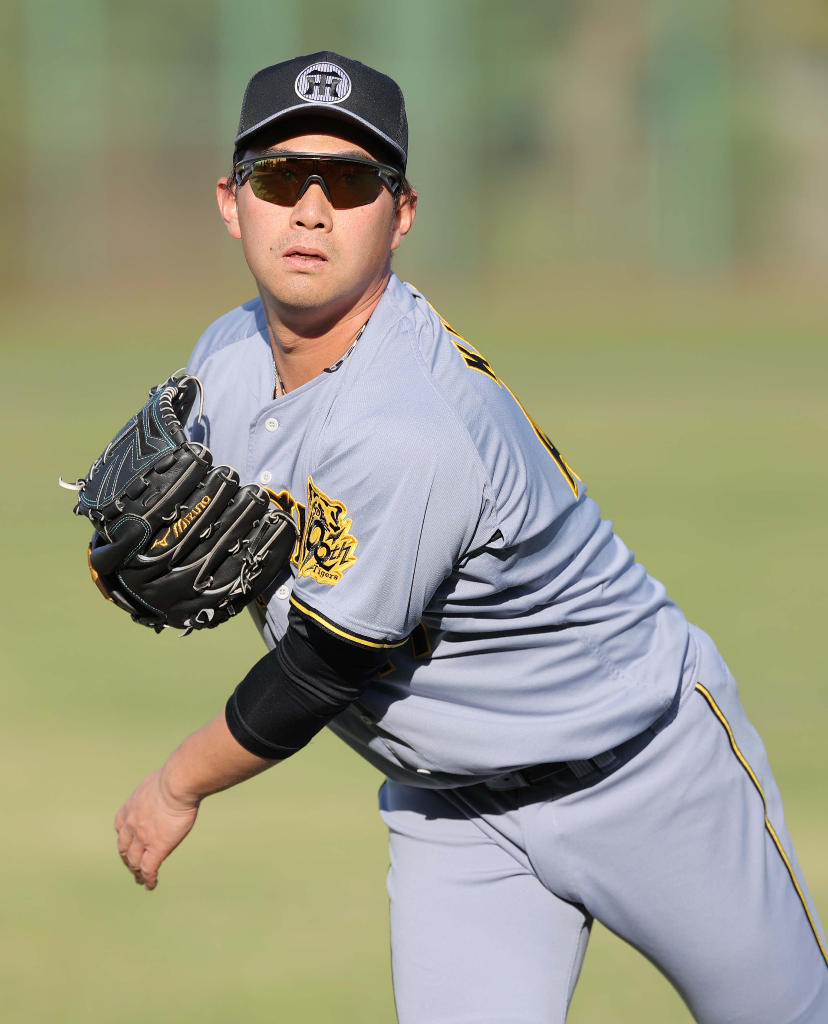 7*m様 阪神タイガース　桐敷拓馬　ユニホーム中古品 楽天市場】阪神タイガース #47 桐敷拓馬 缶バッジ（顔デザイン