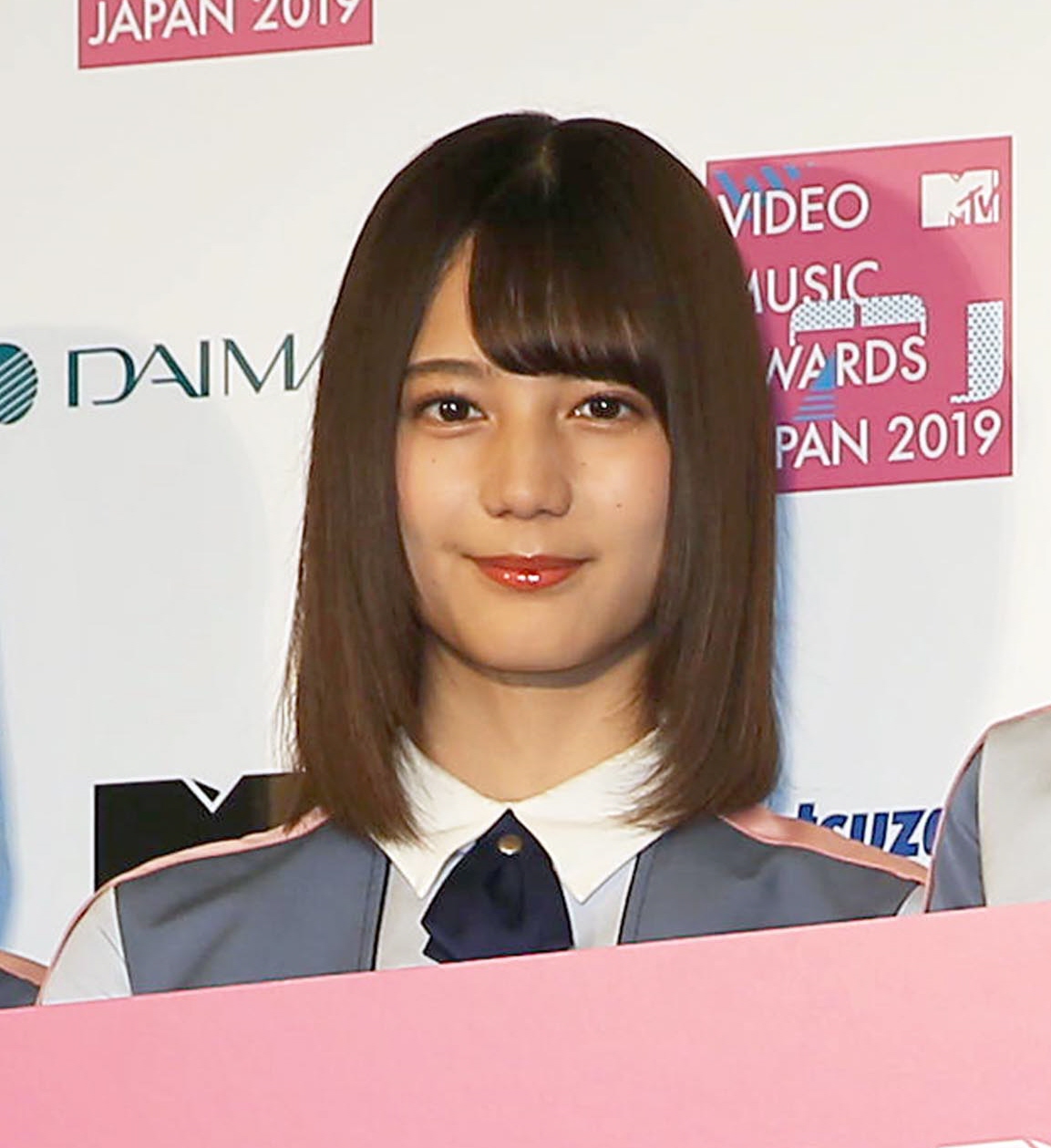 日向坂 小坂菜緒 体調不良で活動休止 少し時間をください 離れず 忘れず 待っていて イザ