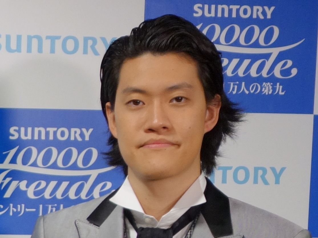 霜降り明星 粗品 プロポーズの場所は ディズニーランドのシンデレラ城の前 相方 せいやが明かす サンスポ