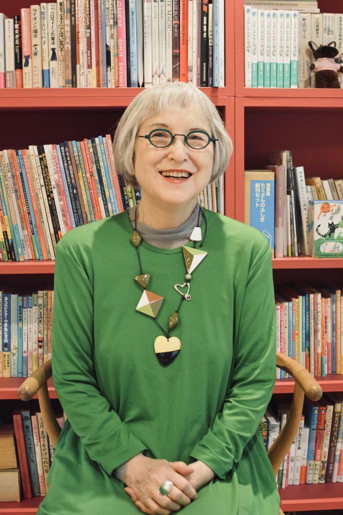 ｔｈｅ ｉｎｔｅｒｖｉｅｗ 童話作家 角野栄子さん 作家 と 魔女 の集まっちゃった思い出 エッセーも一つの 物語 1 3ページ 産経ニュース