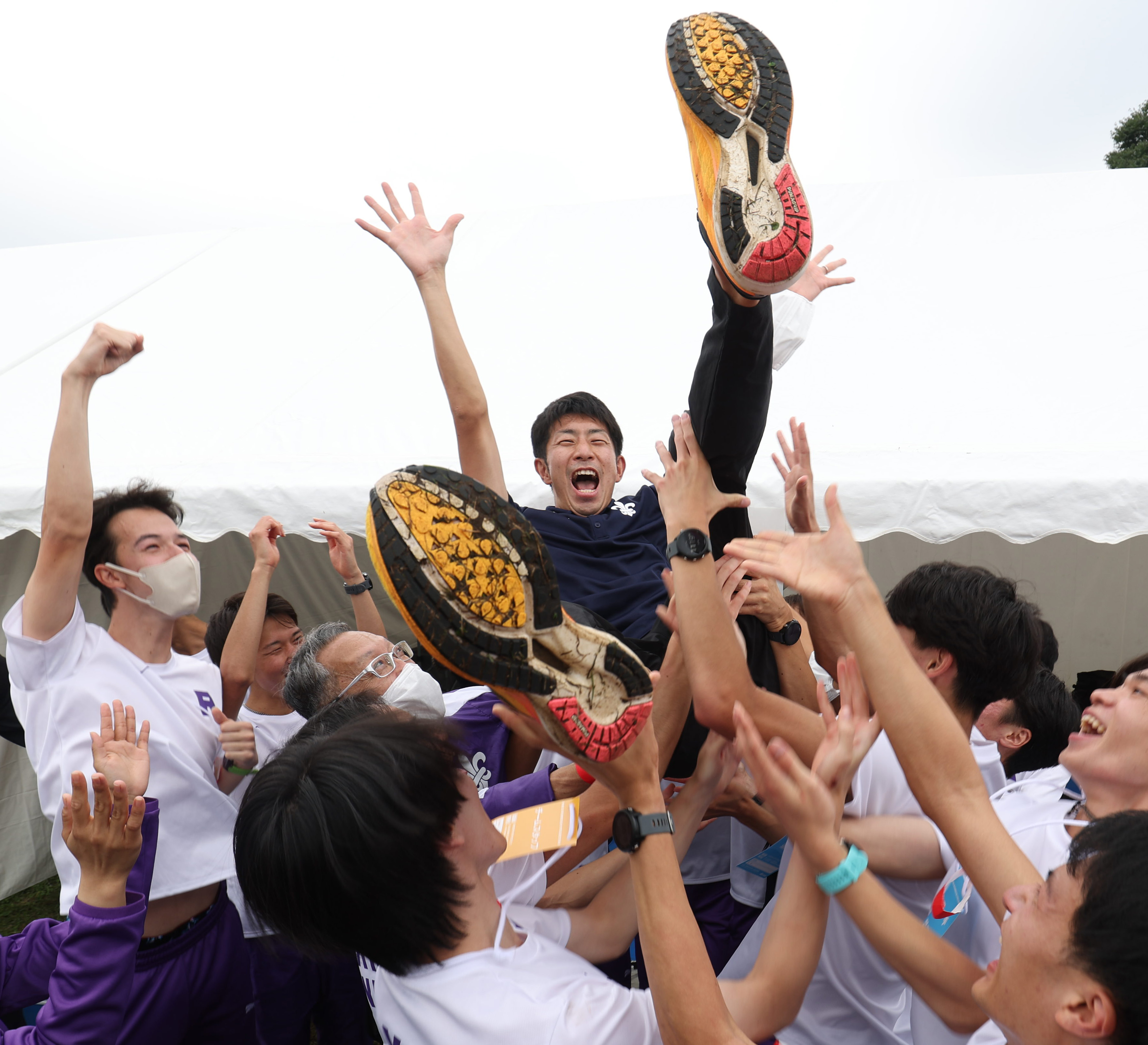 立大、55年ぶり箱根！ 現役ランナー37歳の上野監督男泣き 箱根駅伝
