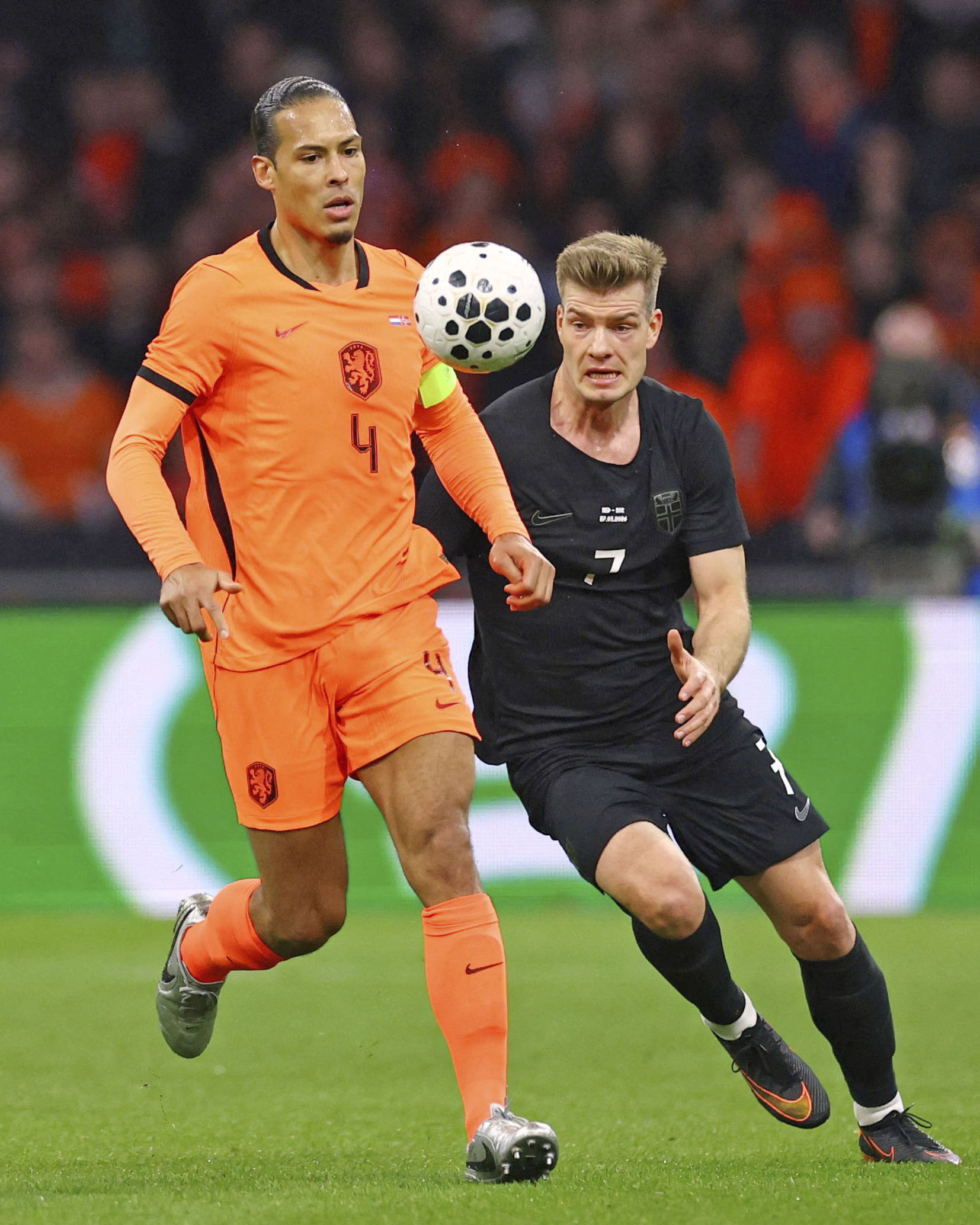 サッカーW杯オランダ代表にファンダイク、ハクポら 初戦で日本と対戦