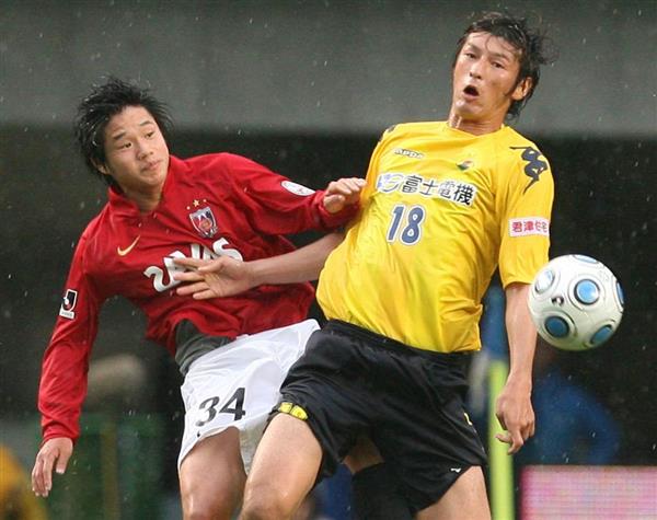 ロアッソ熊本　巻誠一郎　選手　ユニフォーム　サイン 夢を追う】ロアッソ熊本FW・巻誠一郎さん（2）当たりの強さ、原点は