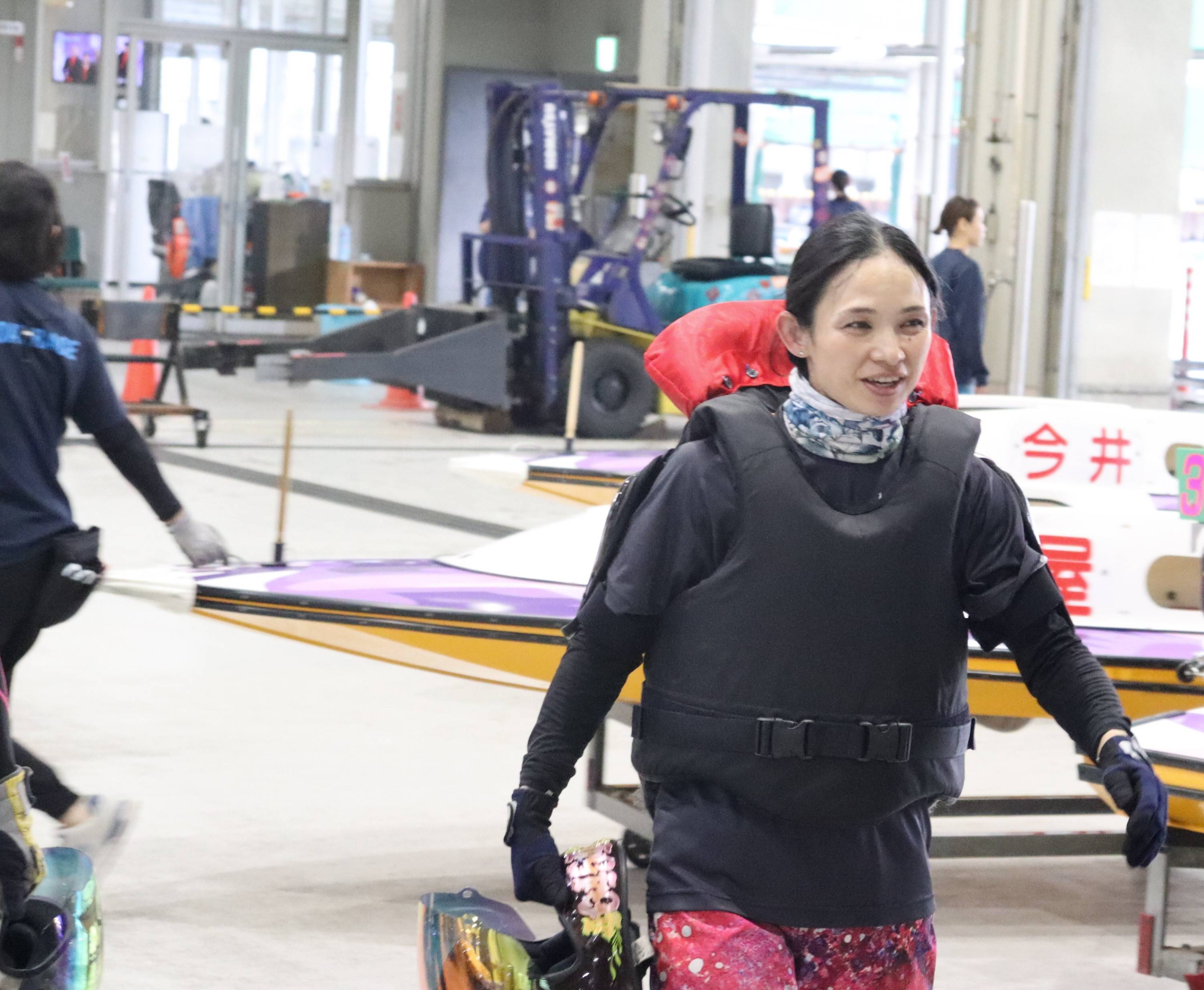 オールレディース】佐々木裕美が展開突いて優出目指す／ボートレース