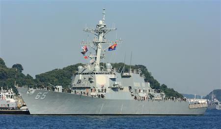 横須賀に入港してきた米海軍駆逐艦「ベンフォールド」（梶川浩伸撮影）