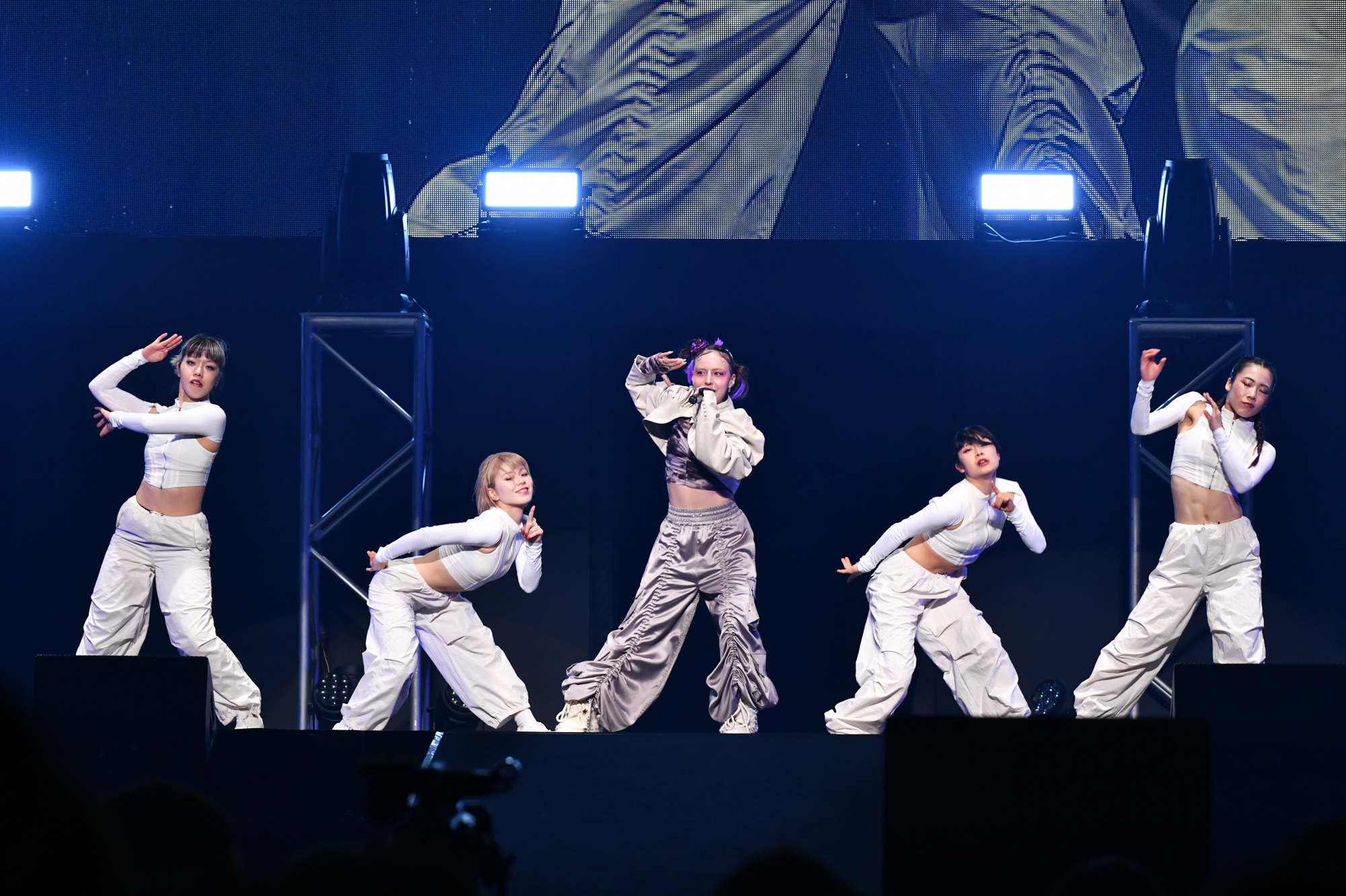 沖縄アクターズスクールが日本武道館で完全復活祭開催 MAX、DA PUMPら