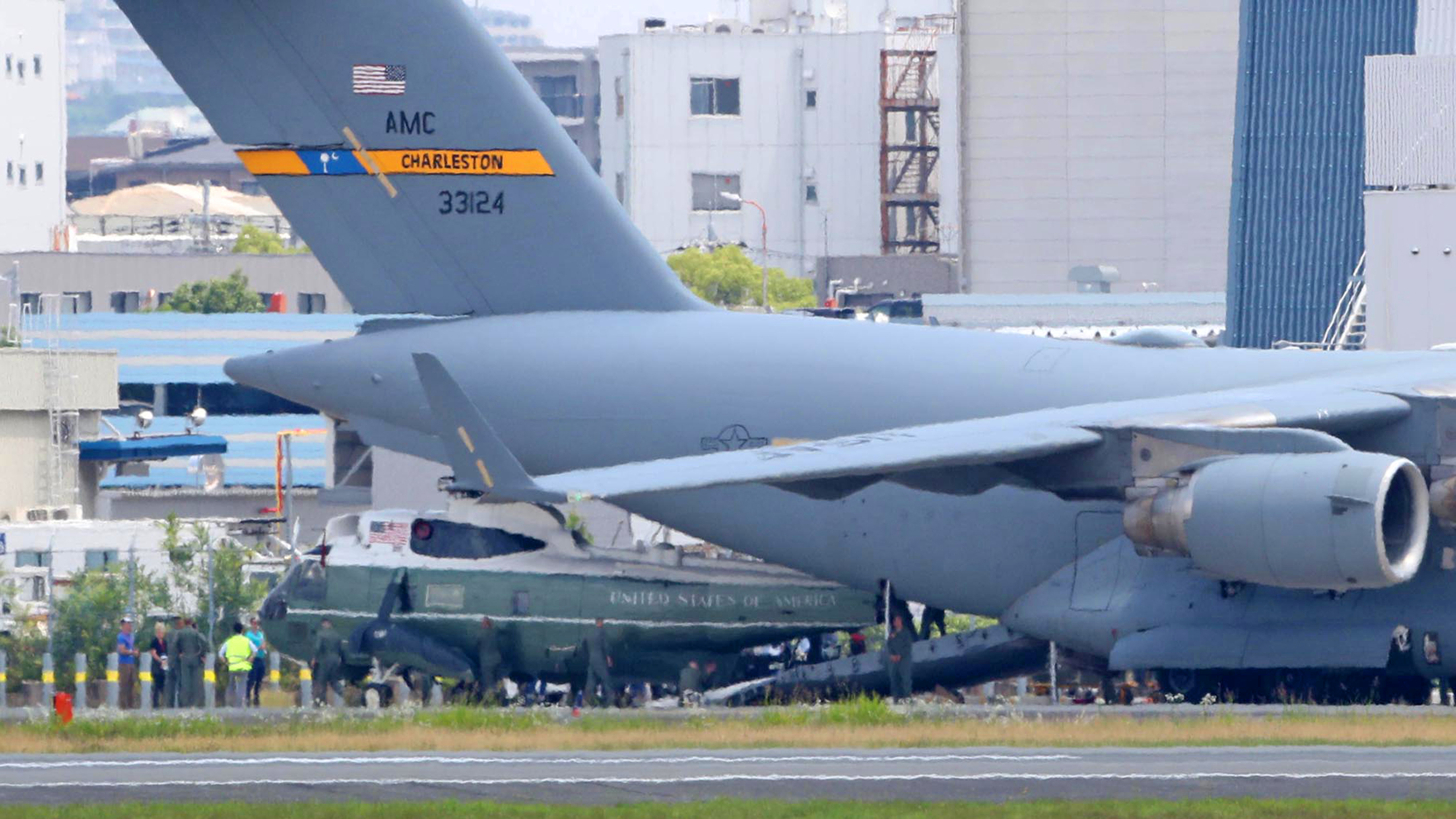 石破首相「積めれば積めるほどいい」 大型輸送機C17導入報道巡り、滑走 