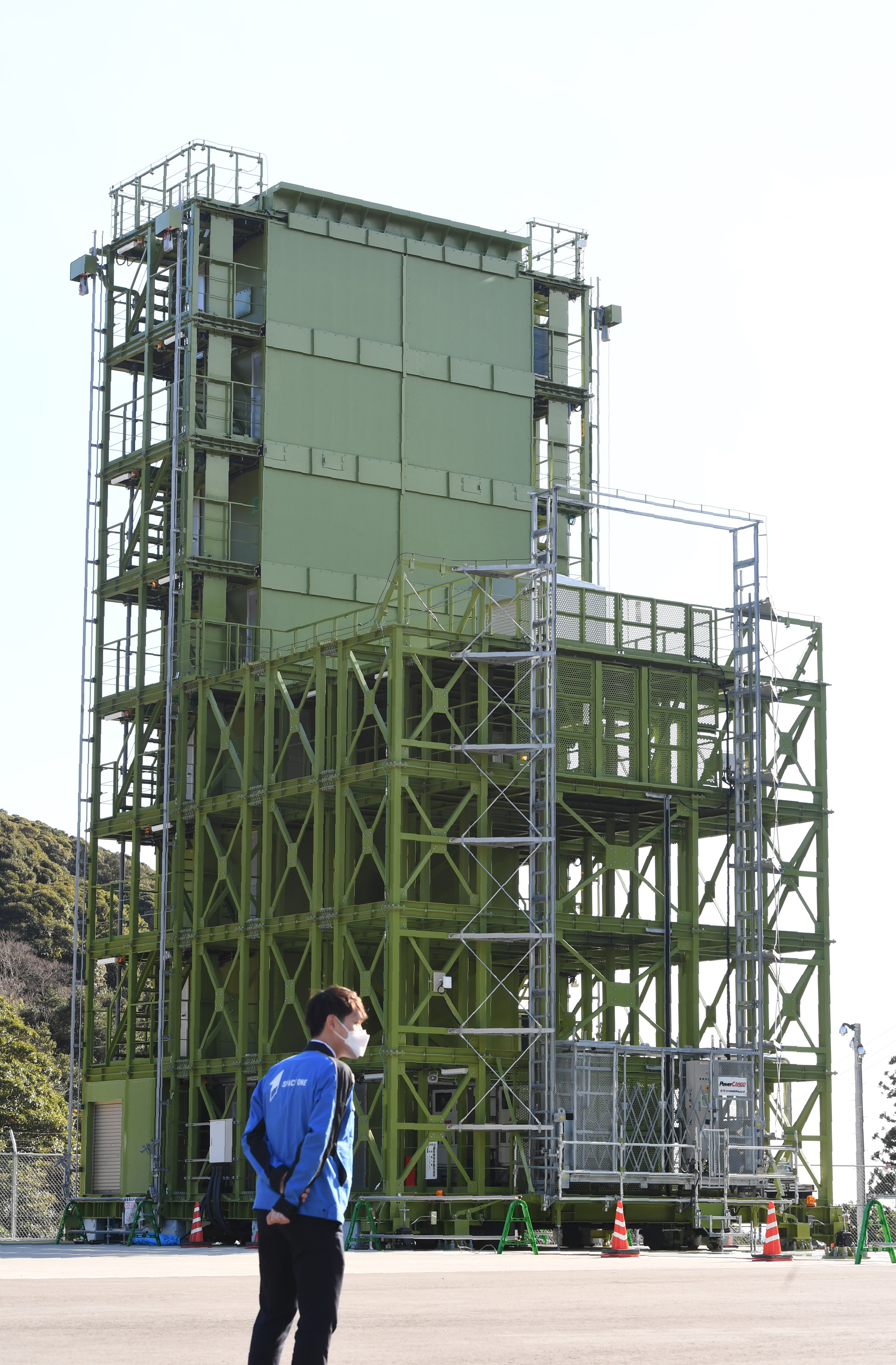 日本初の民間ロケット発射場公開、来年2月の打ち上げ間近を実感
