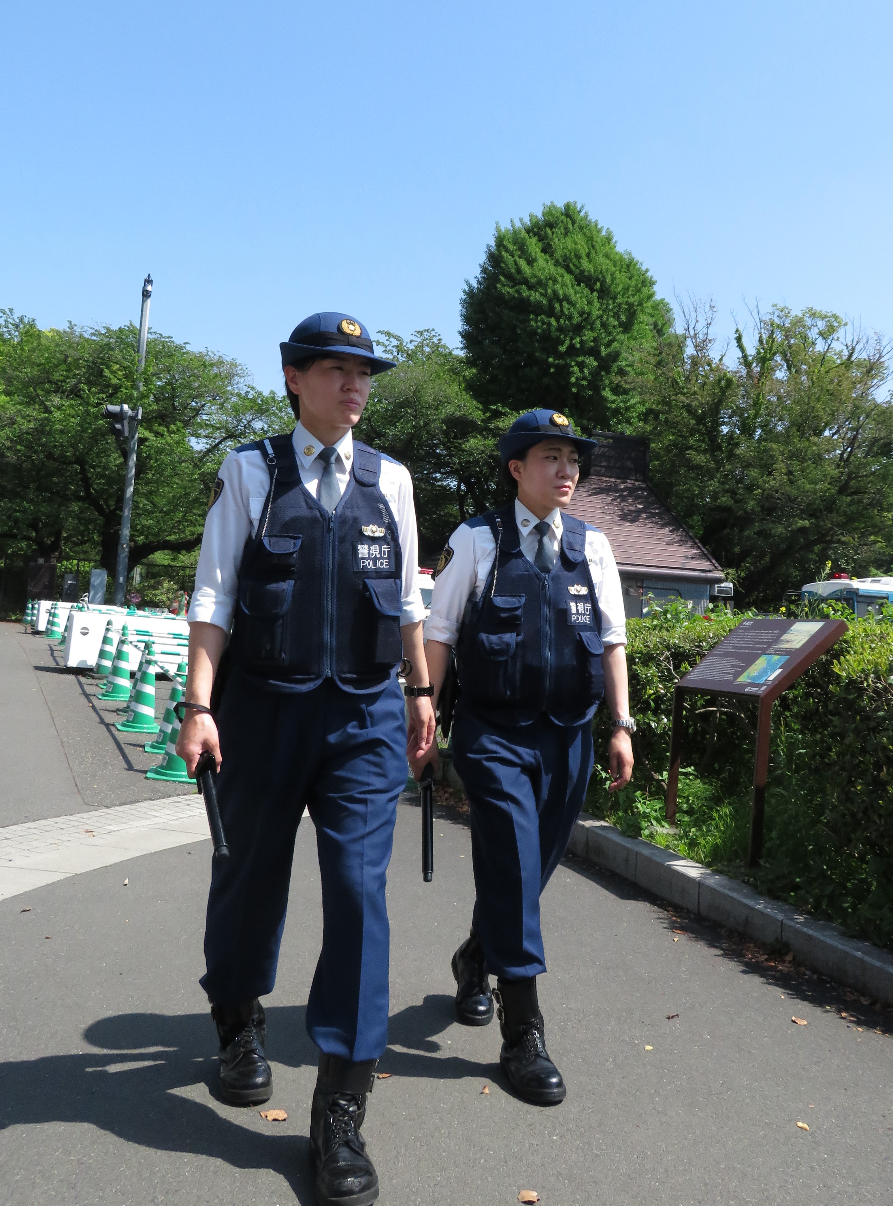 警察機動隊