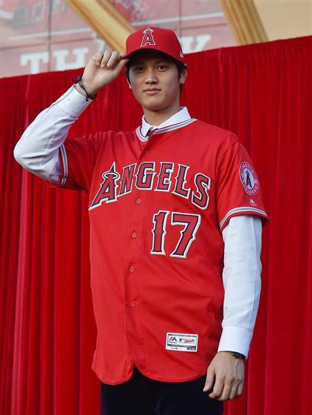 ｍｌｂ エンゼルス入団の大谷翔平会見 縁を感じた ルースは 神様のような存在 近づきたい 1 2ページ 産経ニュース