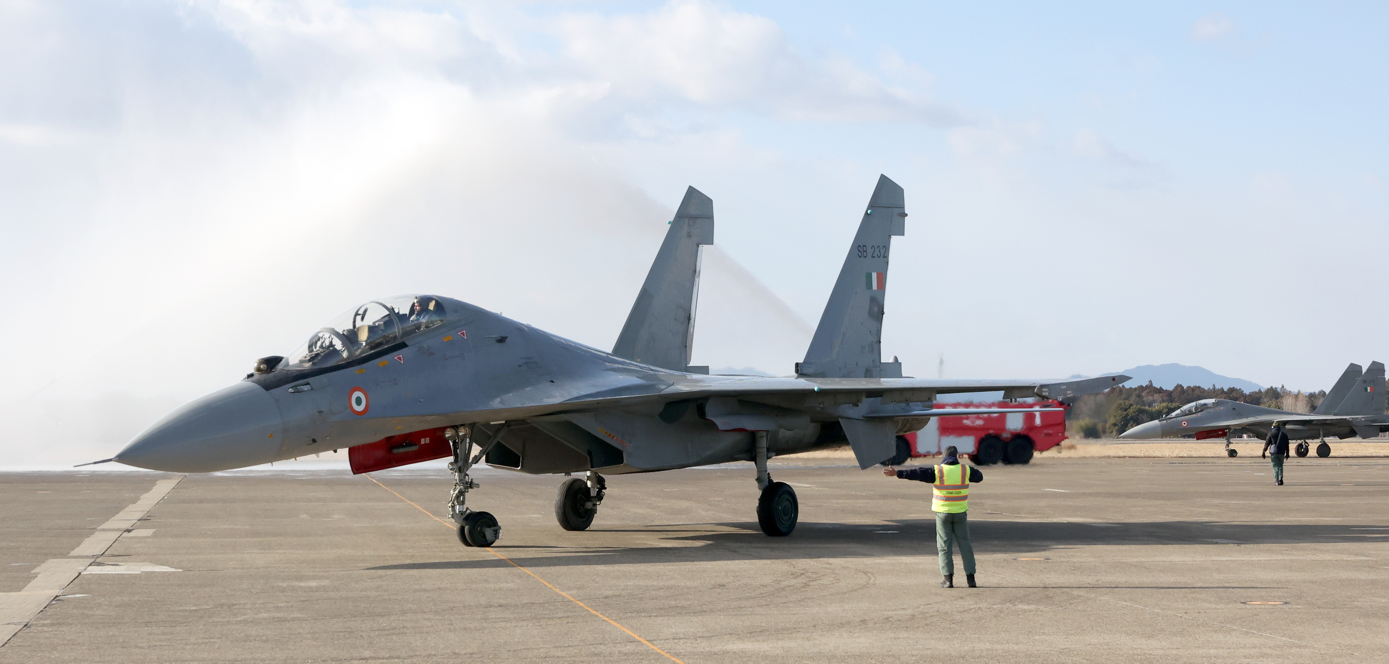 動画】【フォト＆動画】インド戦闘機が初飛来 空自百里基地、共同訓練へ - 産経ニュース