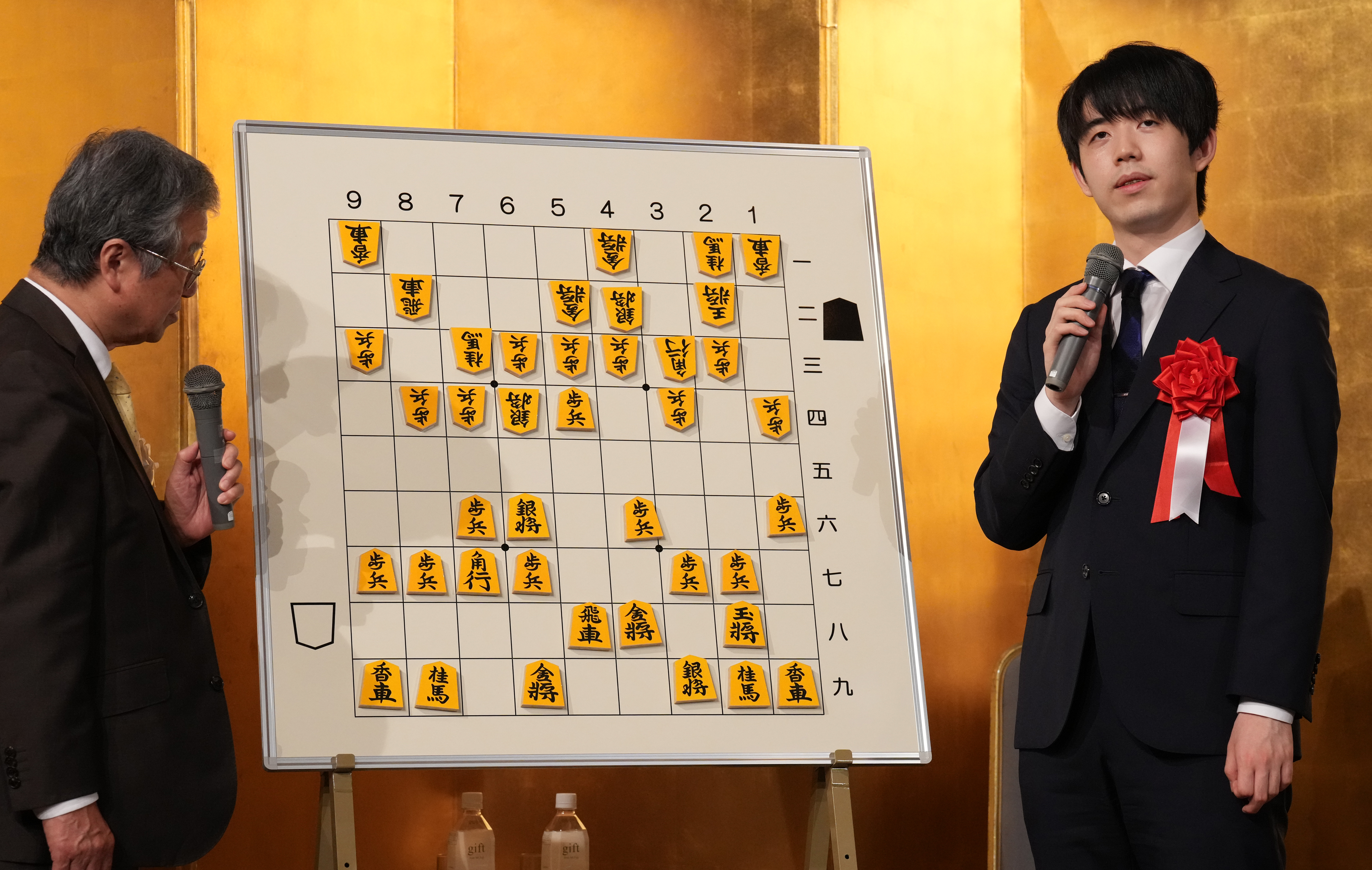 動画】藤井聡太棋聖が幻の沼津対局の地でトークショー 「AI最善手でも