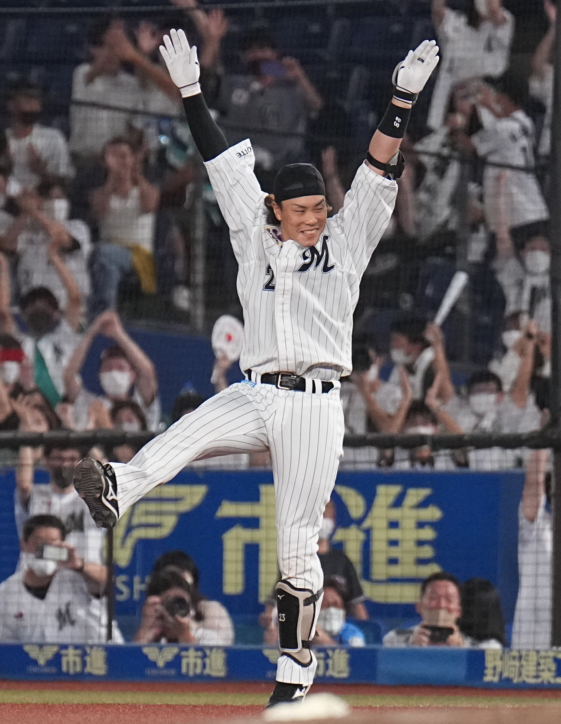 ロッテ・三木、九回サヨナラ打 いつも水を「かける側」…「かけられる方