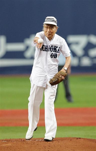 高校野球】９２歳の本紙ＯＢ 大阪大会で始球式（1/2ページ） - 産経ニュース