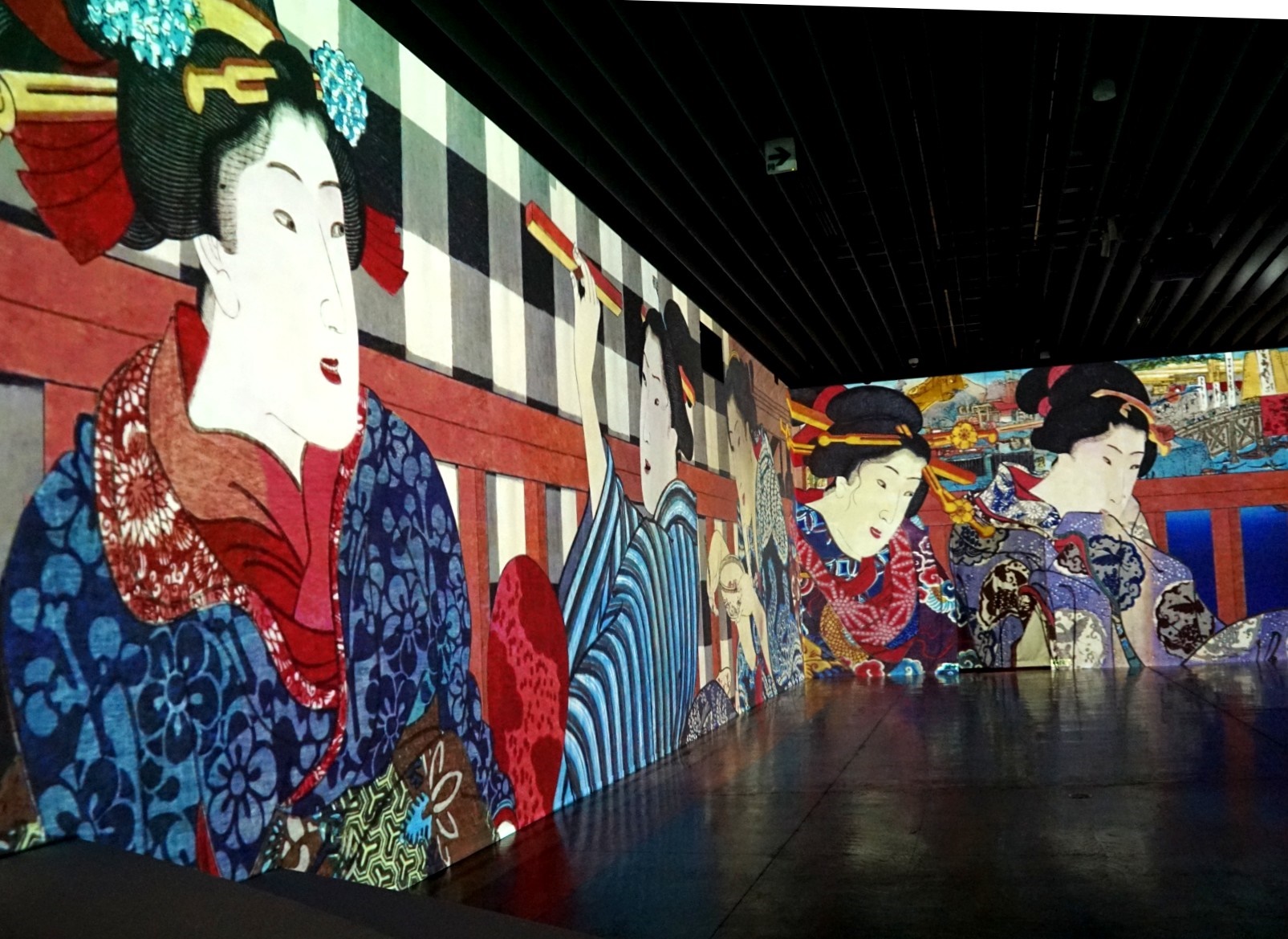 デジタルの力で浮世絵の世界に没入、記者が体験 所沢・角川武蔵野