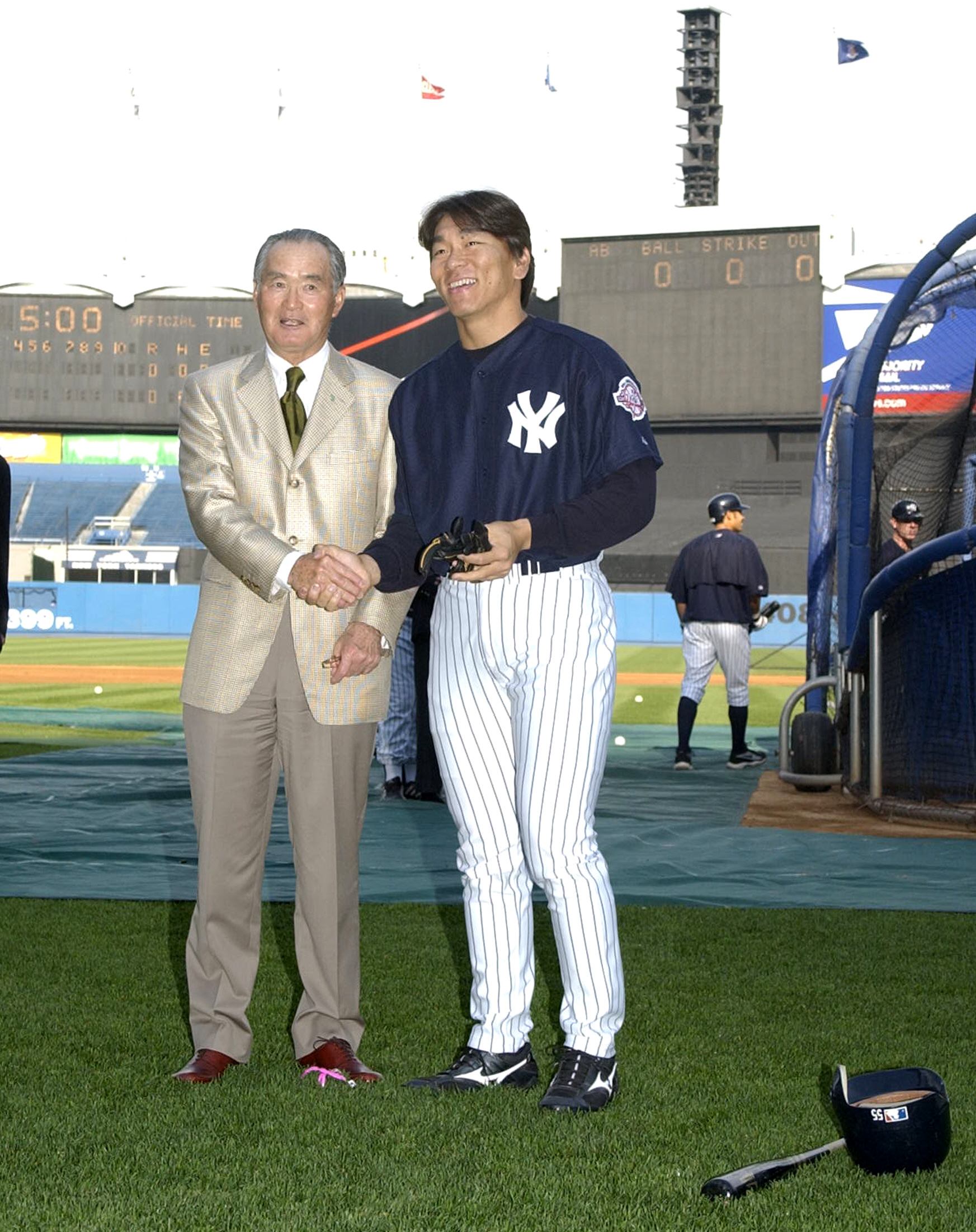 長嶋選手と松井選手の希少写真パネル VLBUY235SBIIROAJFMSHRBWYPI.jpg