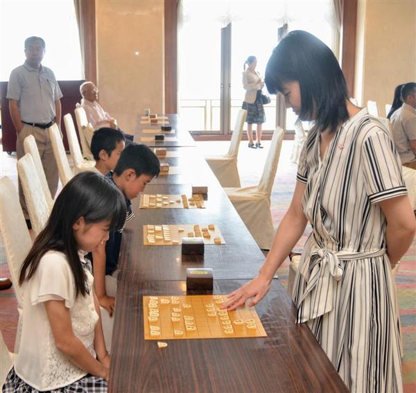 将棋 棋聖戦 村田智穂 室田伊緒女流二段が子供たちに 対局指導 小５生 自分なりの攻撃 楽しかった 産経ニュース