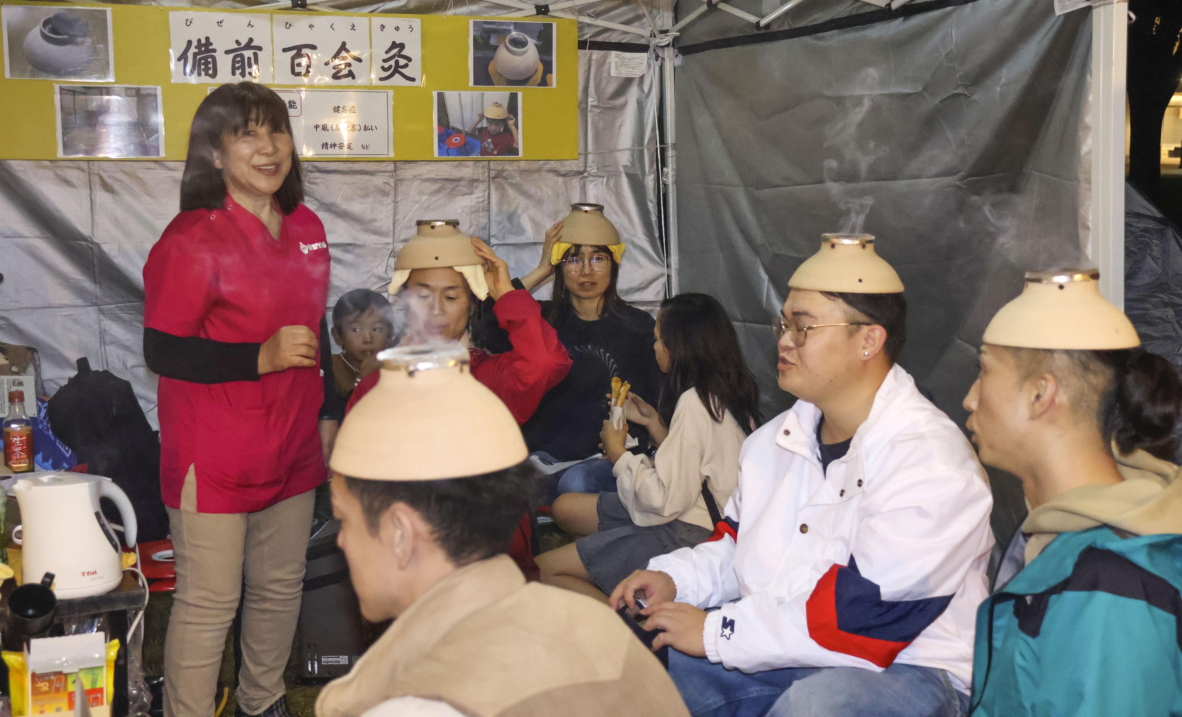 フォト】頭から煙、ユニークな姿が人気 丼形陶器でおきゅう - 産経ニュース