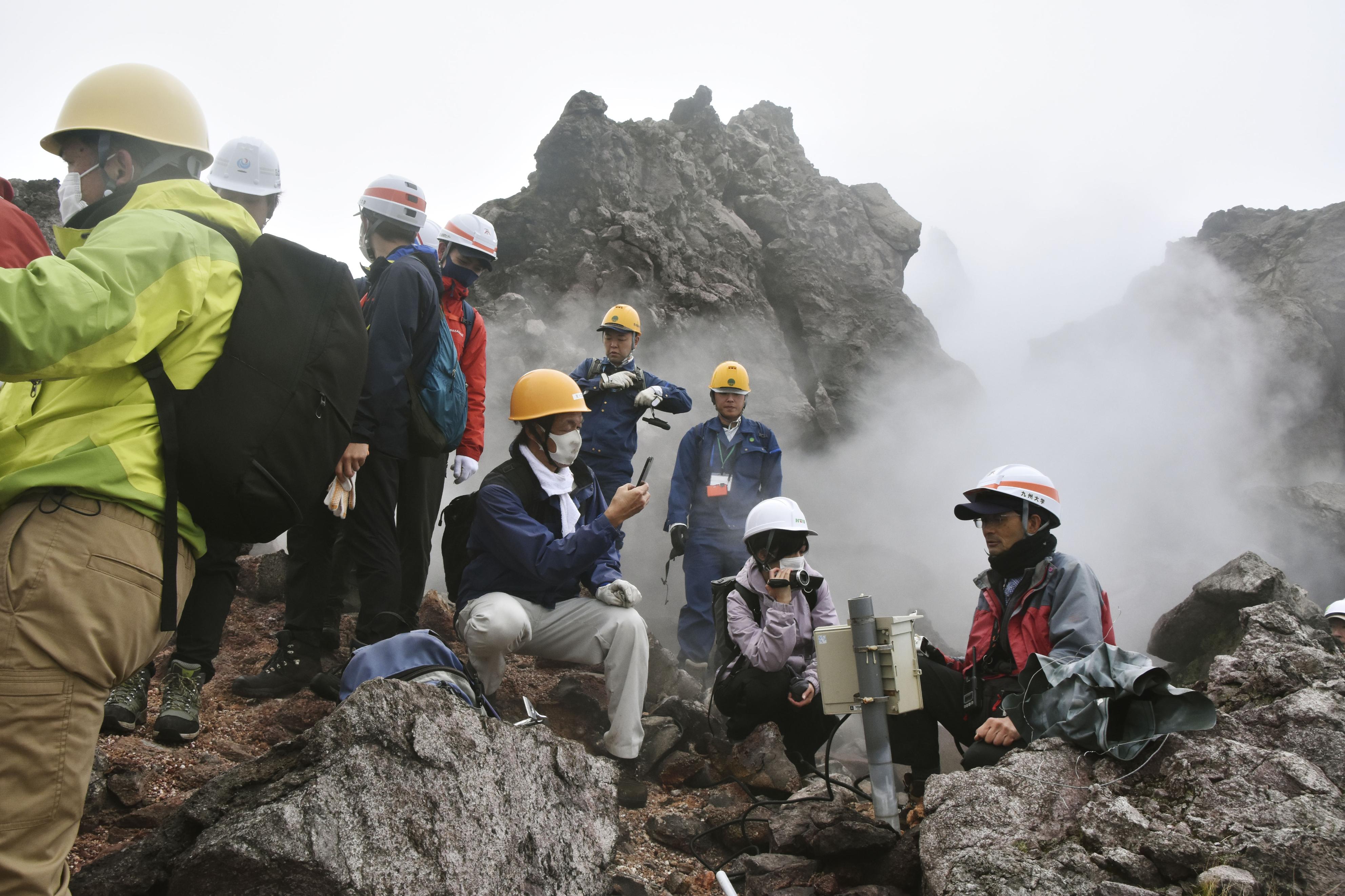 普賢岳・溶岩ドームを視察 長崎、専門家「崩落注意」 - 産経ニュース