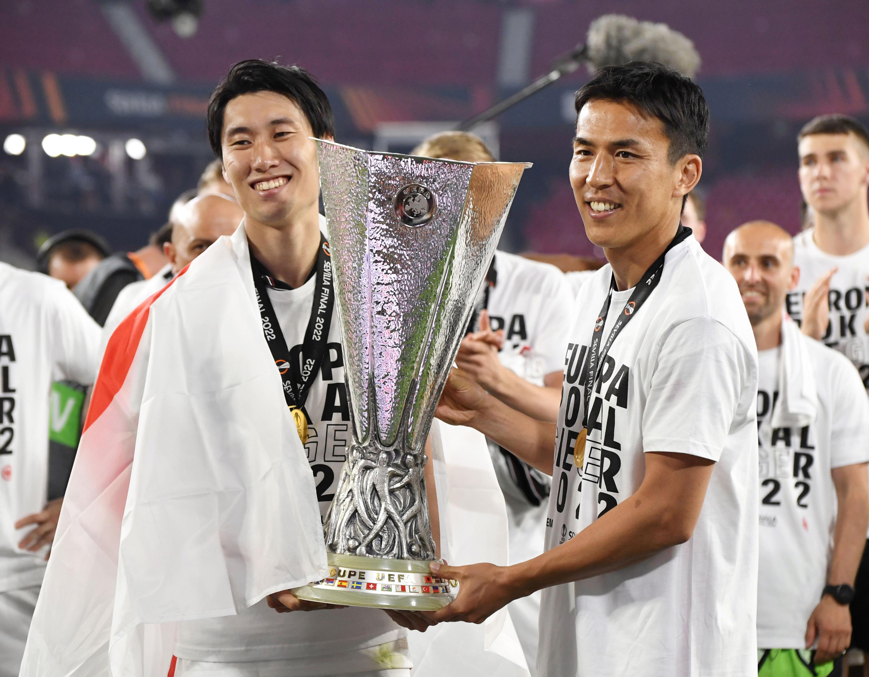 サッカー　アイントラハト・フランクフルト　長谷部誠　ユニフォーム　鎌田 鳥肌が立った！」鎌田＆長谷部所属のフランクフルトが来シーズン