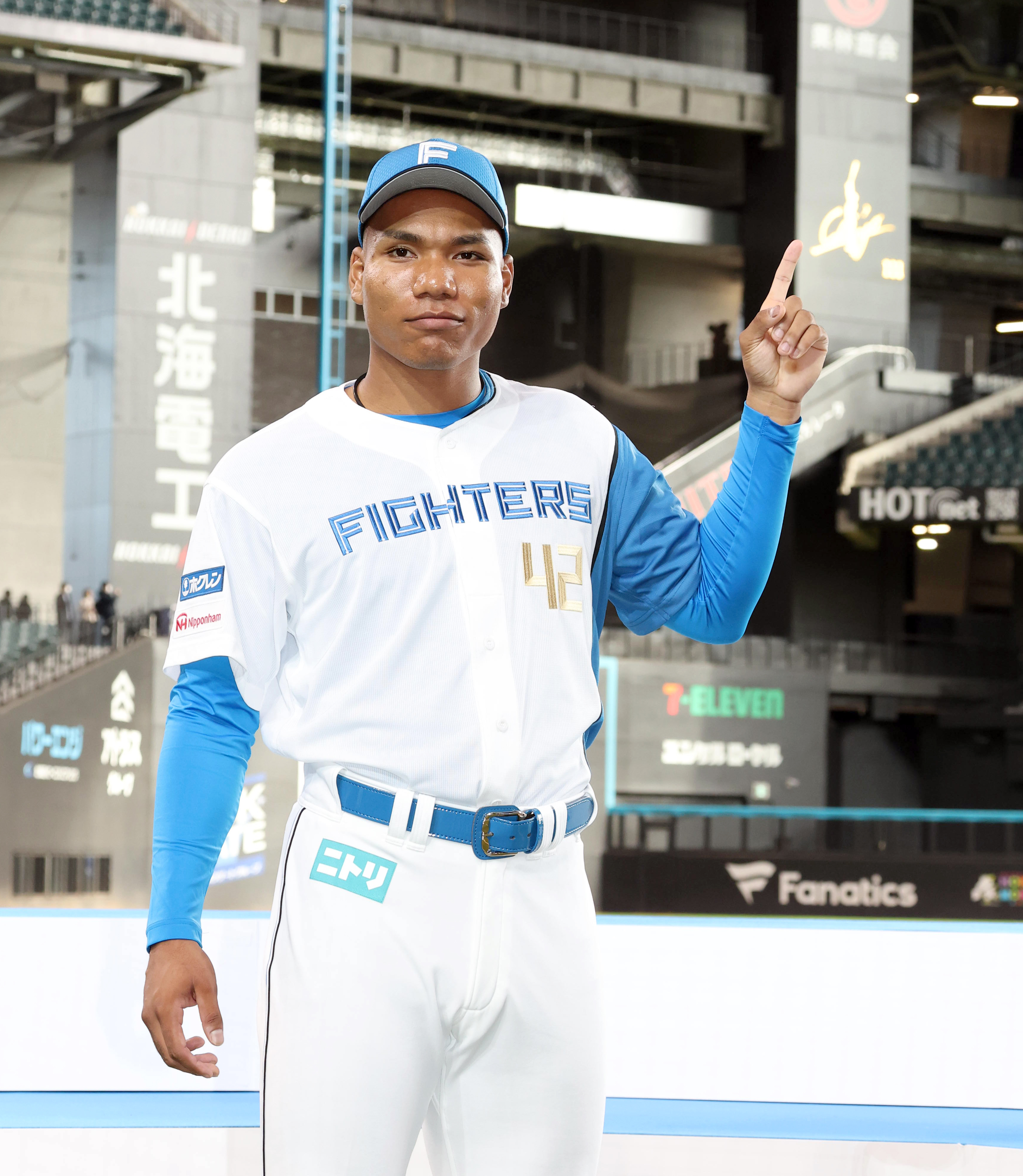 日本ハムD2位・エドポロは新庄監督の背番号1の継承者に名乗り イベント