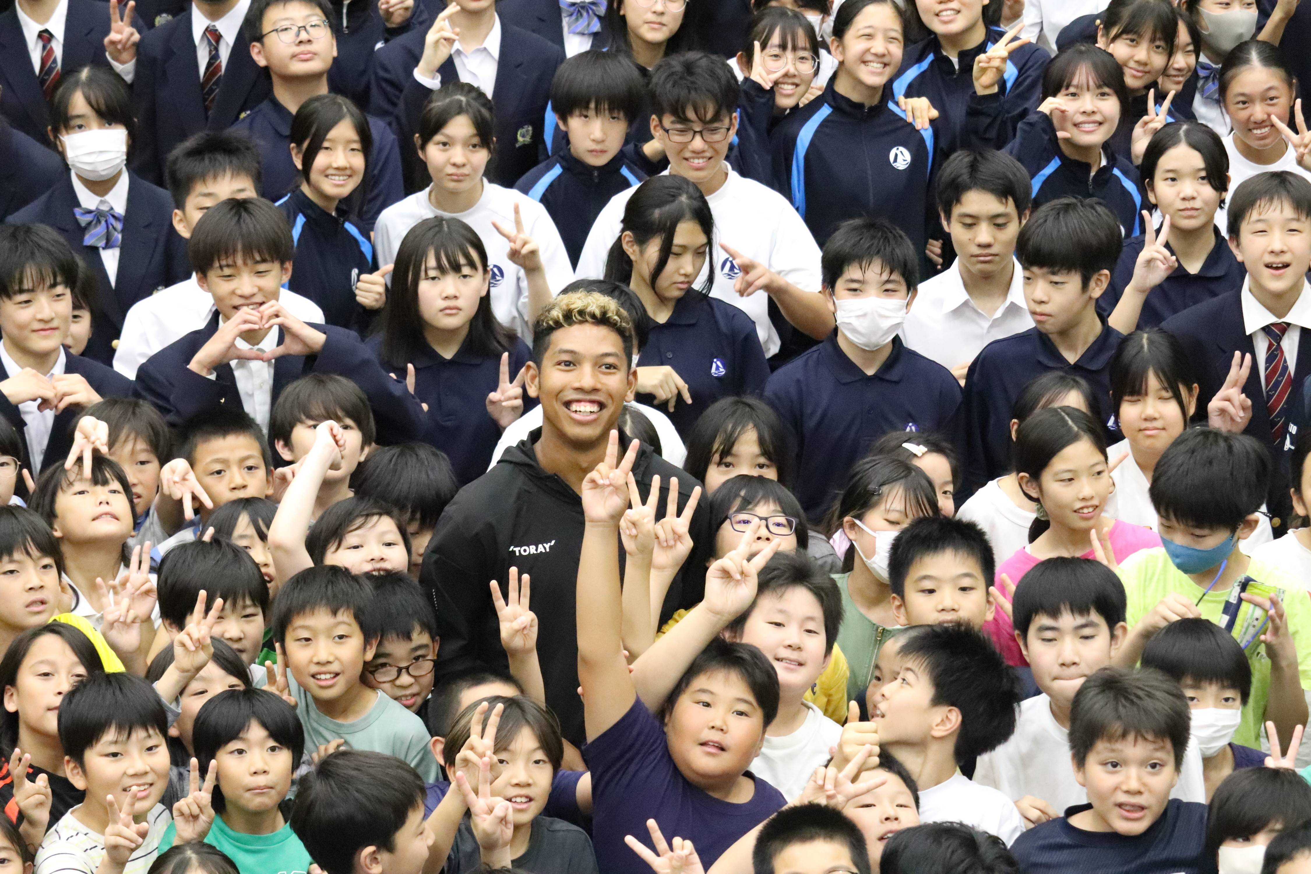 サニブラウン「やんちゃでしたね」 母校の小学校を訪問／陸上 - サンスポ