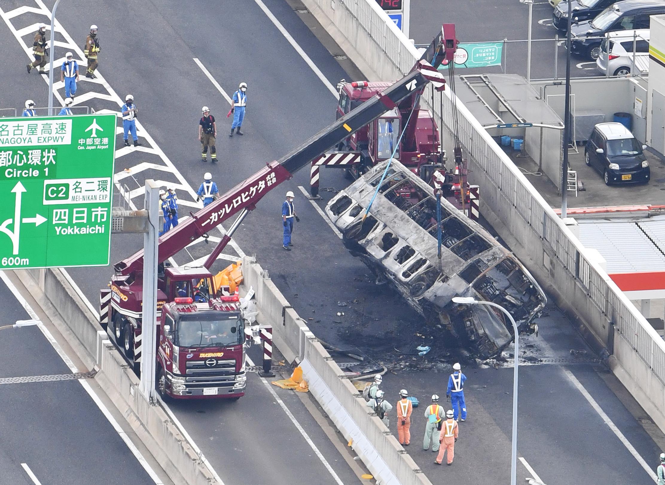 亡くなったのは運転手か 国交省や労基署は調査を開始 名古屋バス横転炎上事故 産経ニュース