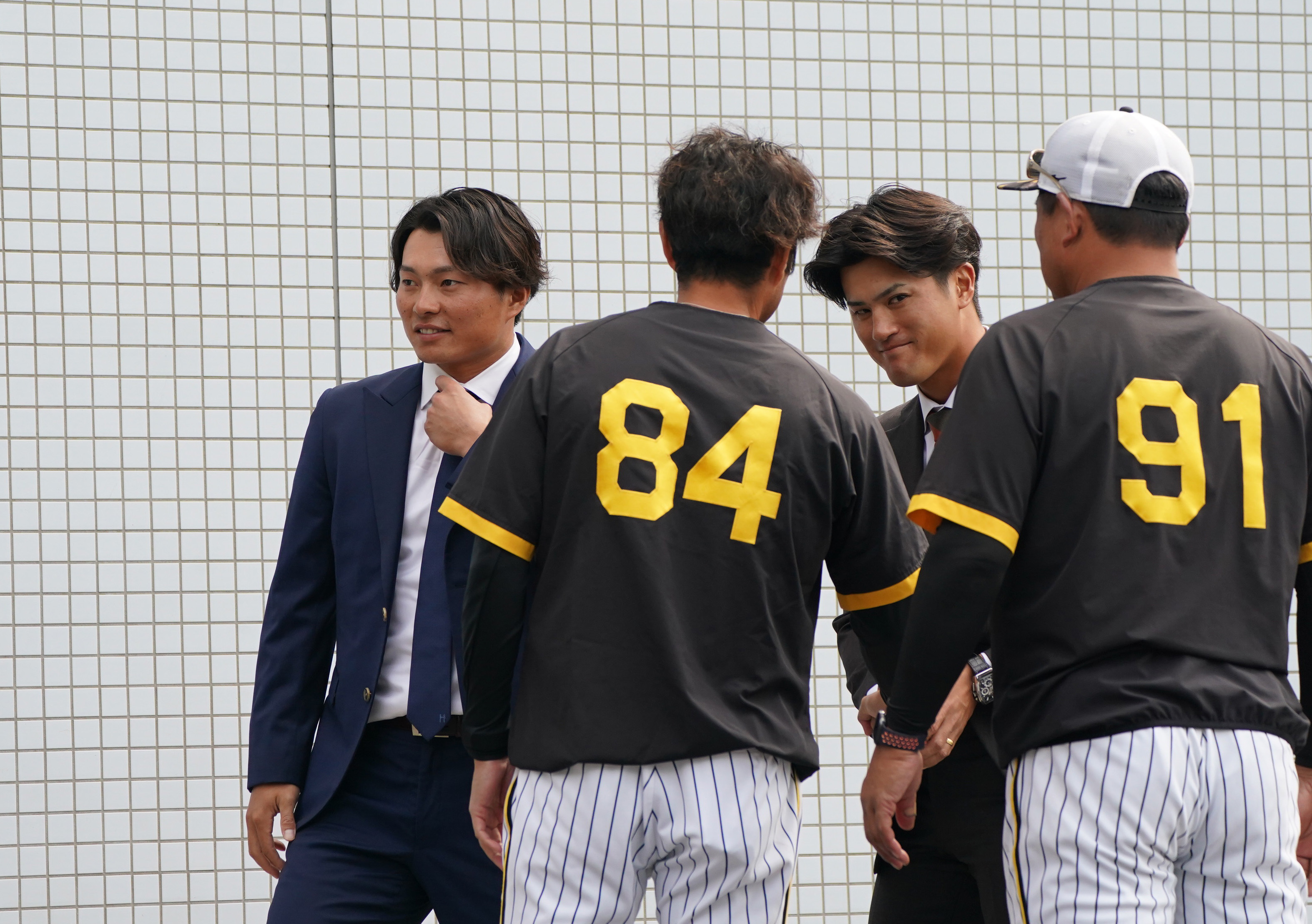 阪神、板山祐太郎ら８選手がタテジマに別れ - サンスポ