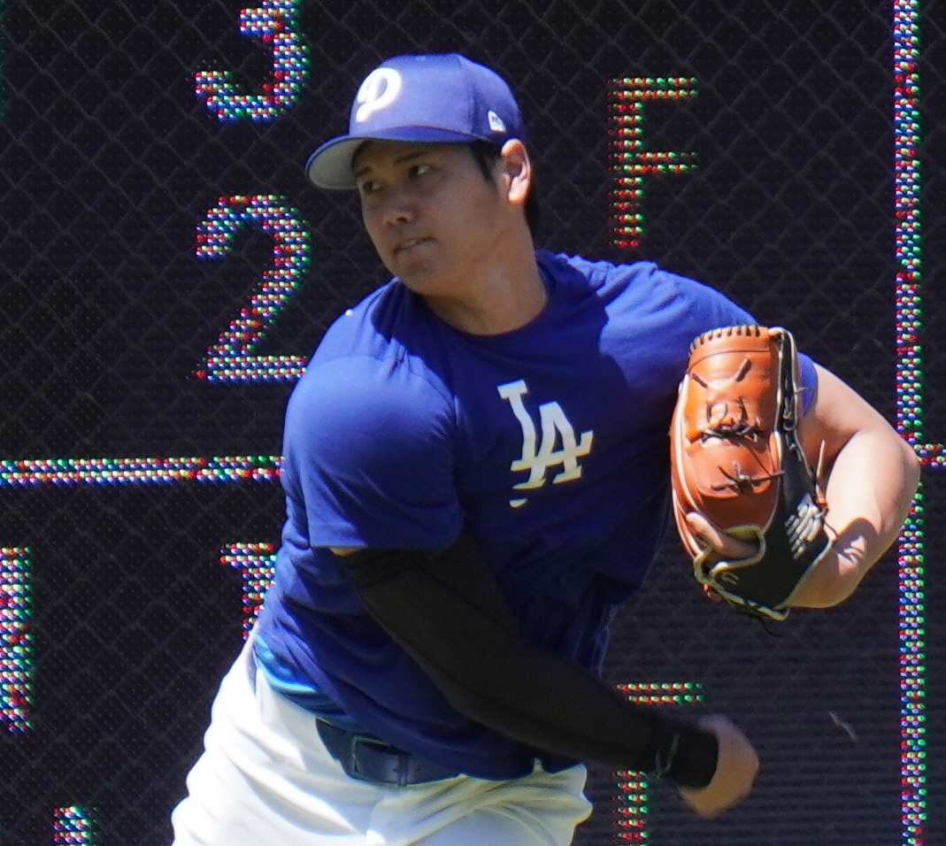 【二刀流復活】大谷翔平　2013ルーキーカード　lCONS HOPE　ドジャース 二刀流復活】大谷翔平 2013ルーキーカード lCONS HOPE ドジャース