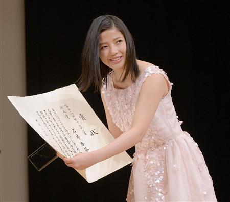 石井杏奈、女優とE－girlsの両立「大変」／ブルーリボン賞