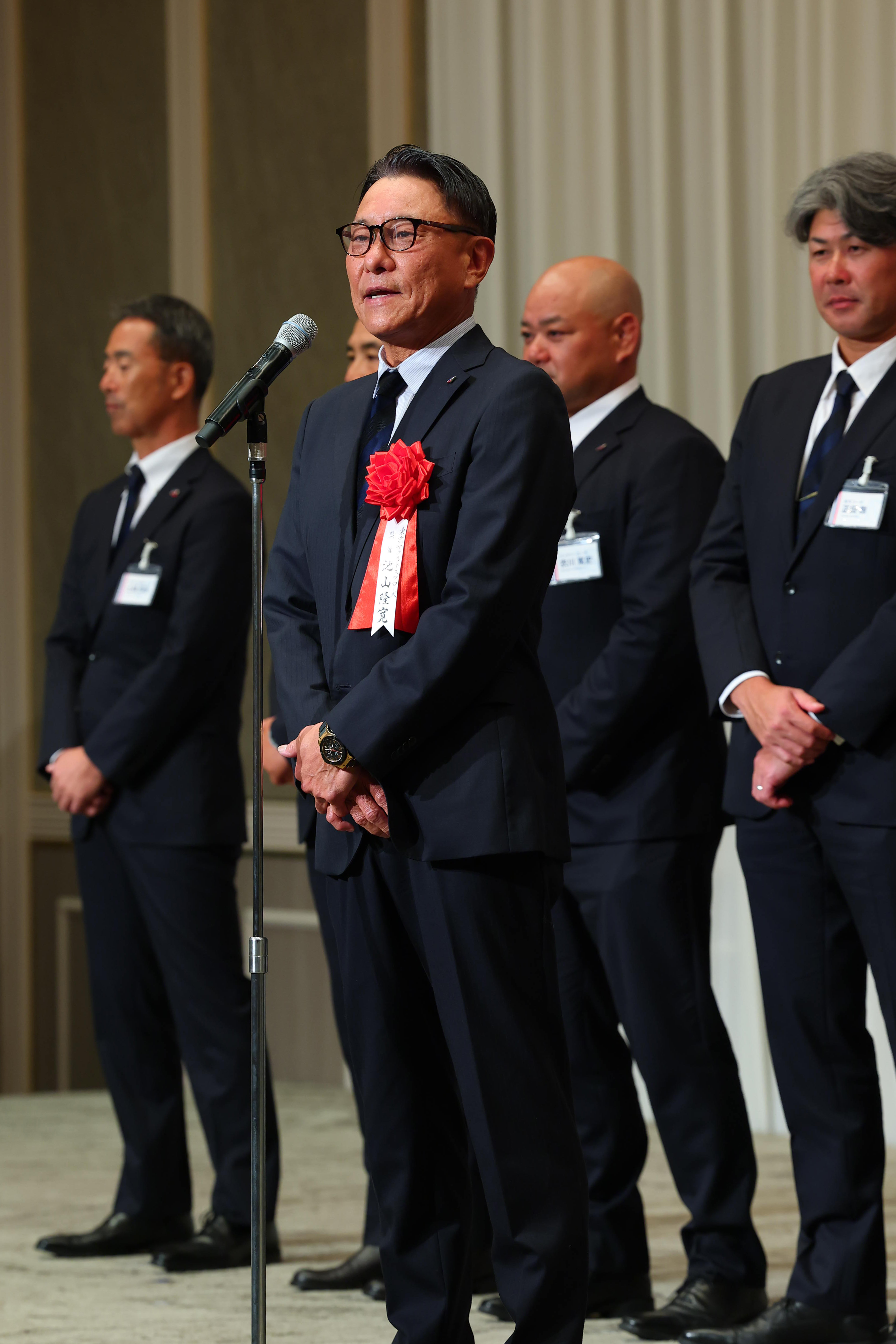 ヤクルト・池山監督、〝復活〟するつば九郎を念頭に「彼の存在を超す