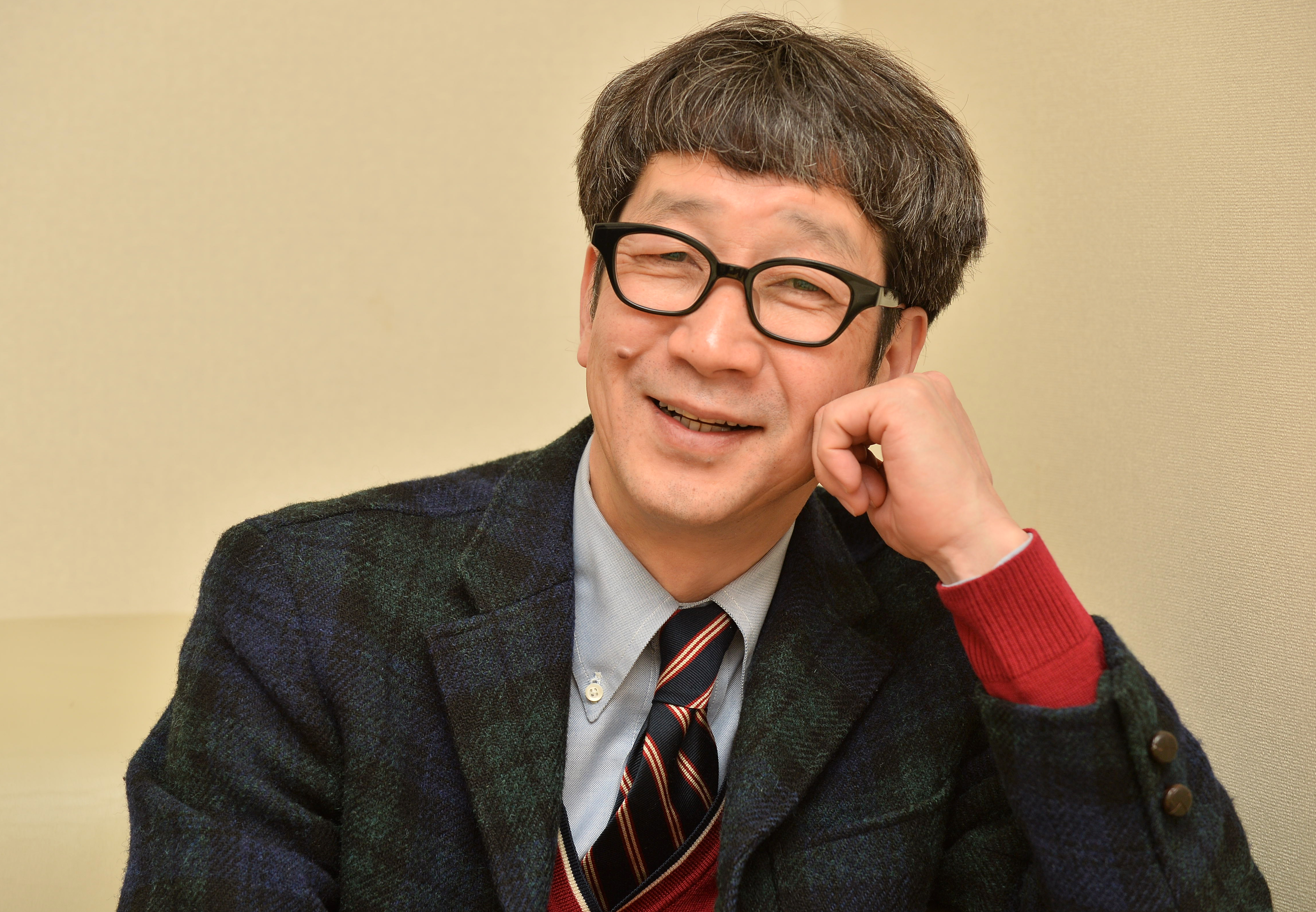 大ヒット曲「愛は勝つ」などのシンガー・ソングライター、KANさん 