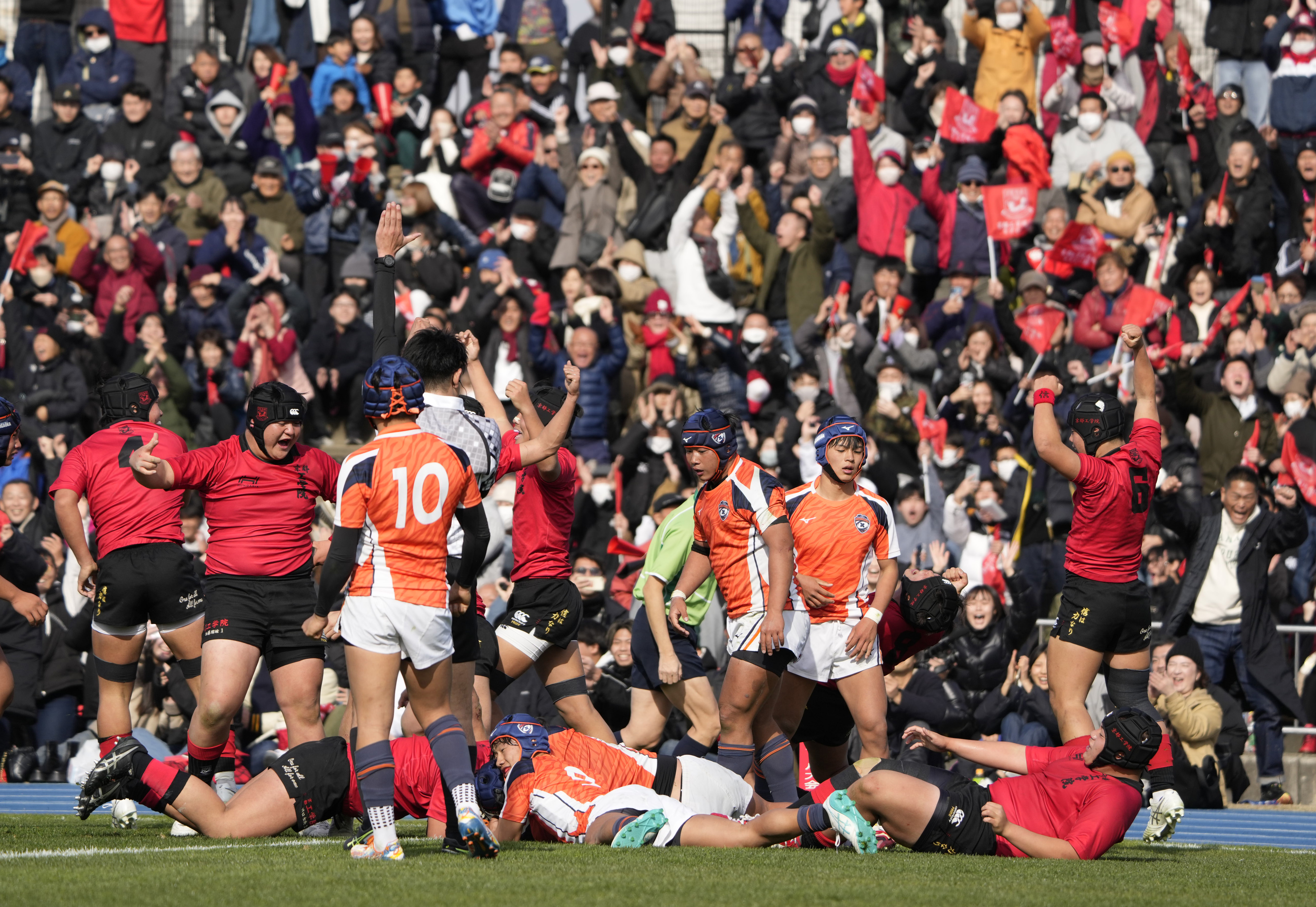高校ラグビー】京都工学院が中部大春日丘に競り勝ち 1万人大観衆の前で
