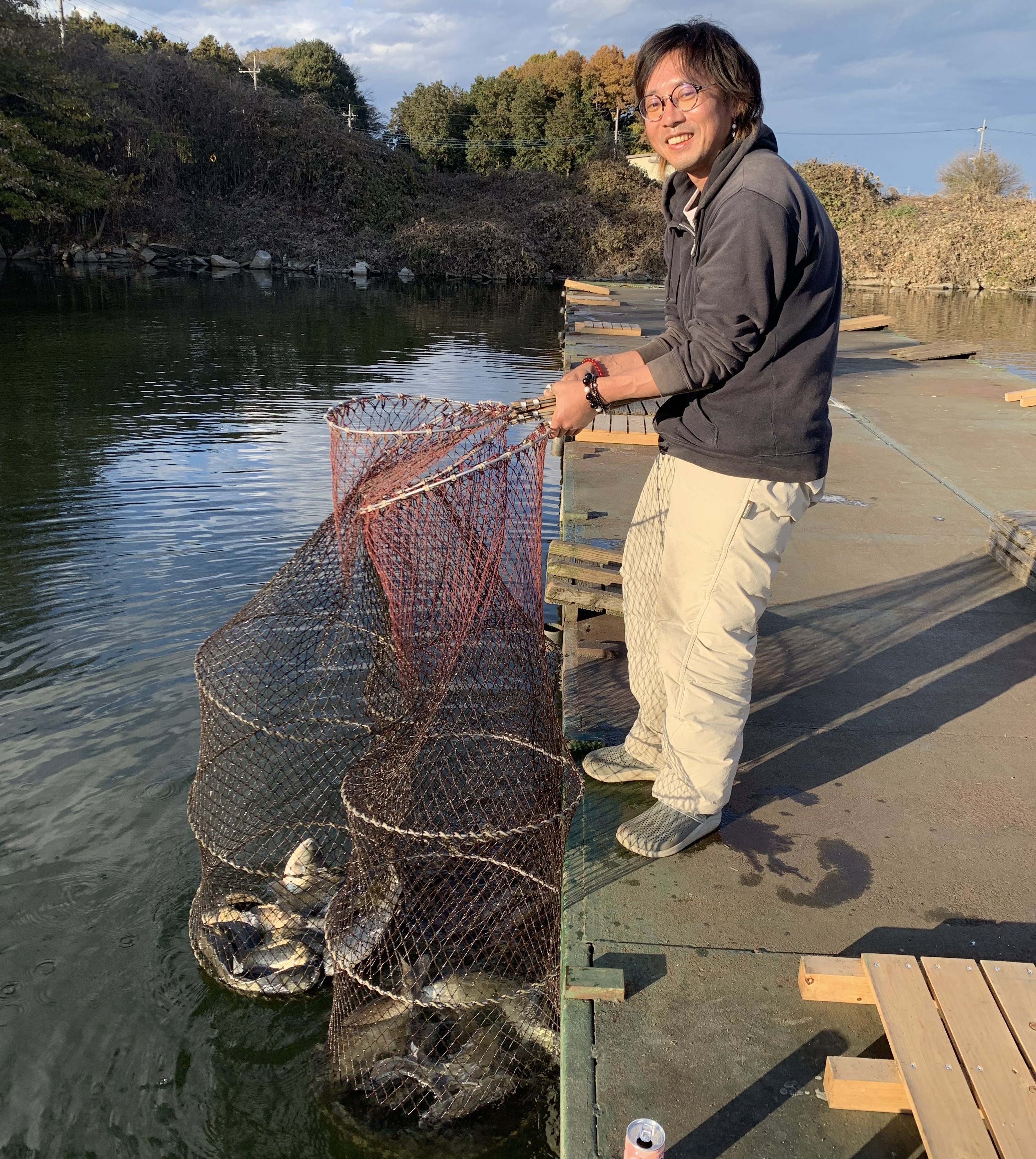 ヘラブナ】竿納めにぴったり！筑波湖で半日50枚 冷え込めば放流新ベラ