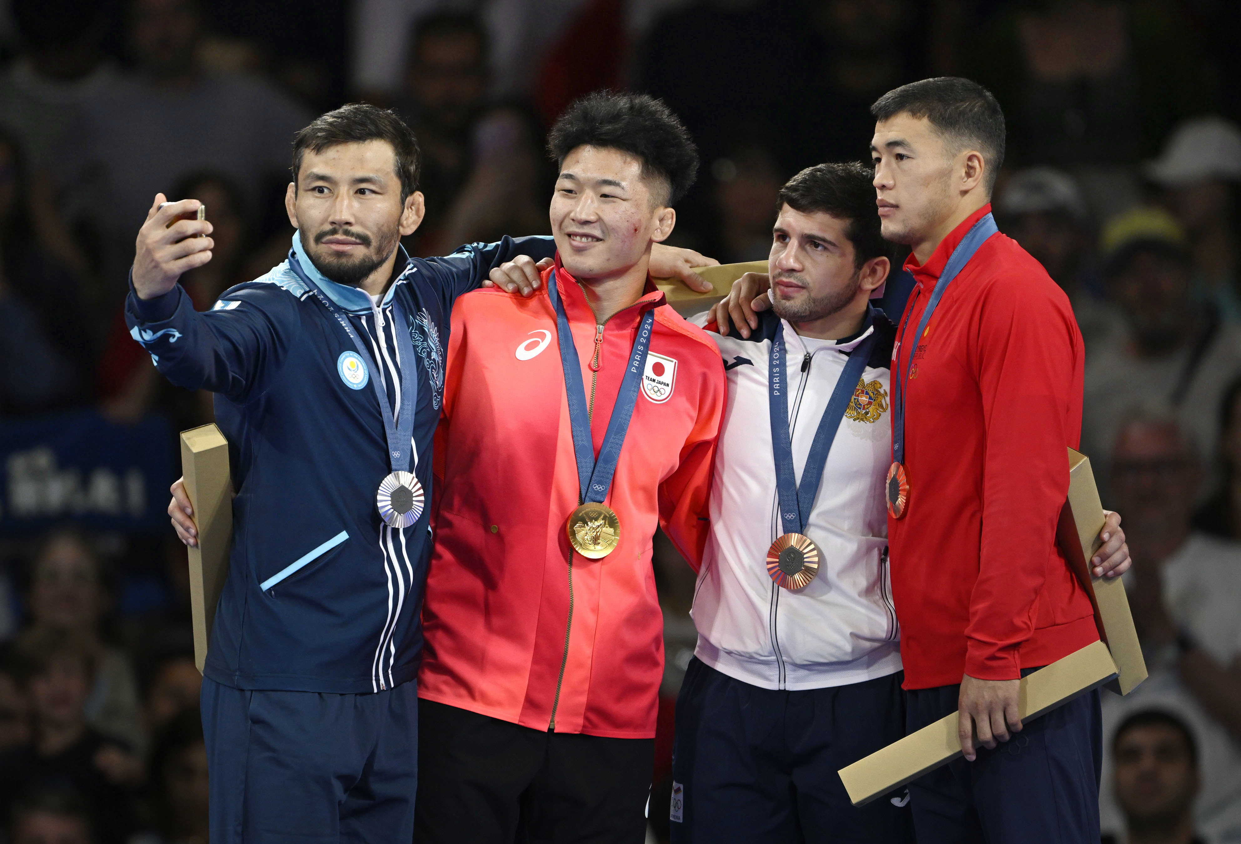 号外】日下尚が金メダル、須崎優衣は銅 パリ五輪レスリング - 産経ニュース