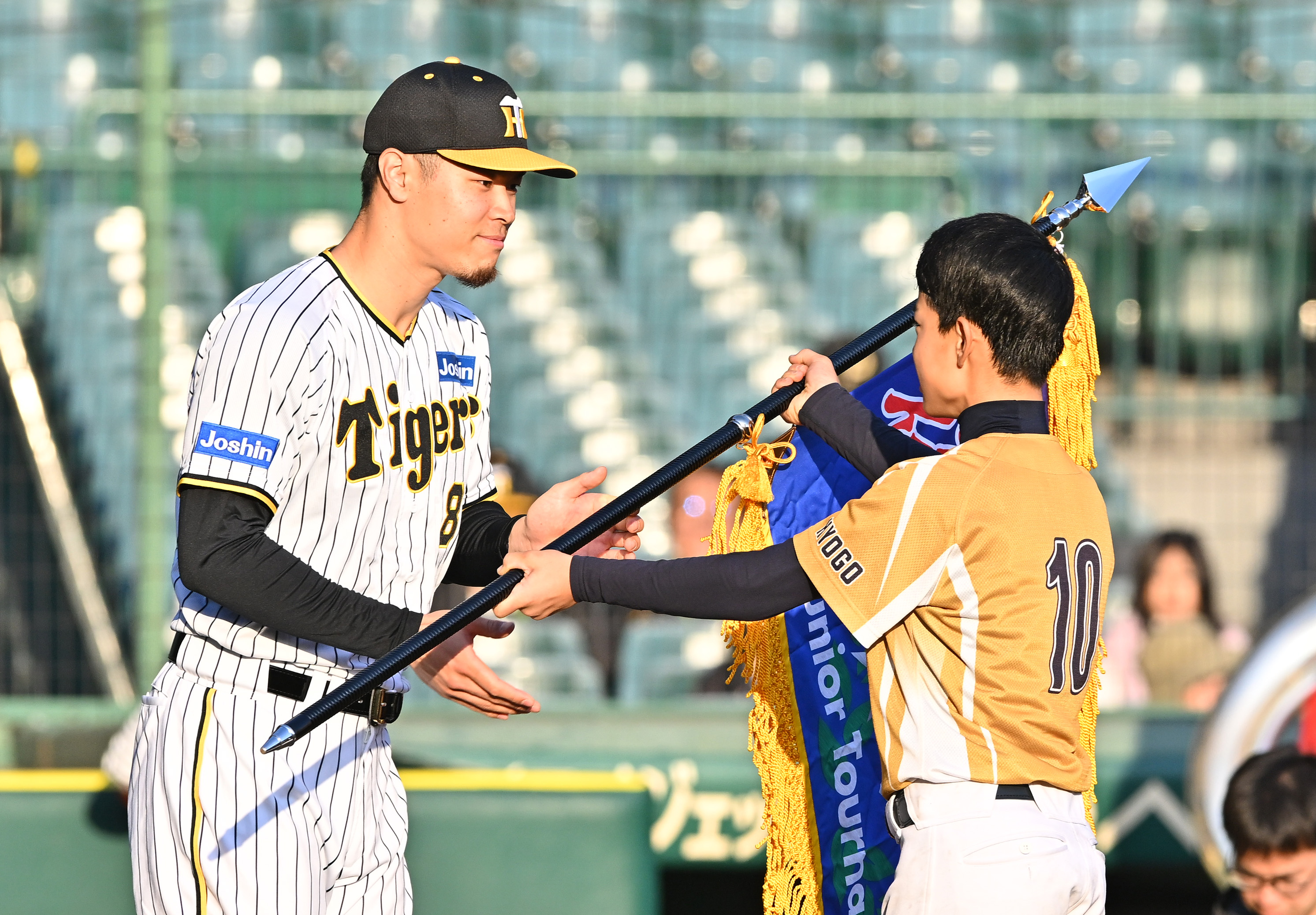 阪神・佐藤輝明、少年野球表彰式に出席「すごい感動しました