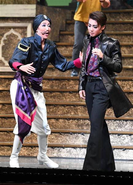 宝塚歌劇団】紅ゆずる＆綺咲愛里、星組プレお披露目公演でファン熱狂